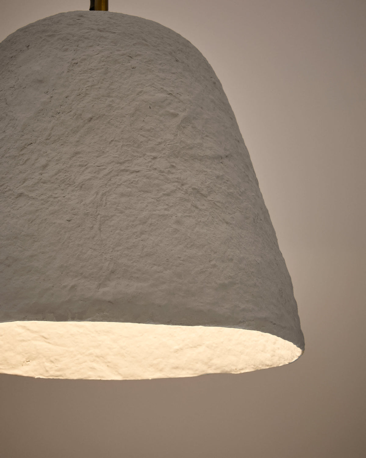 Lampa wisząca LISORA beżowy papier mâché – ujęcie 2