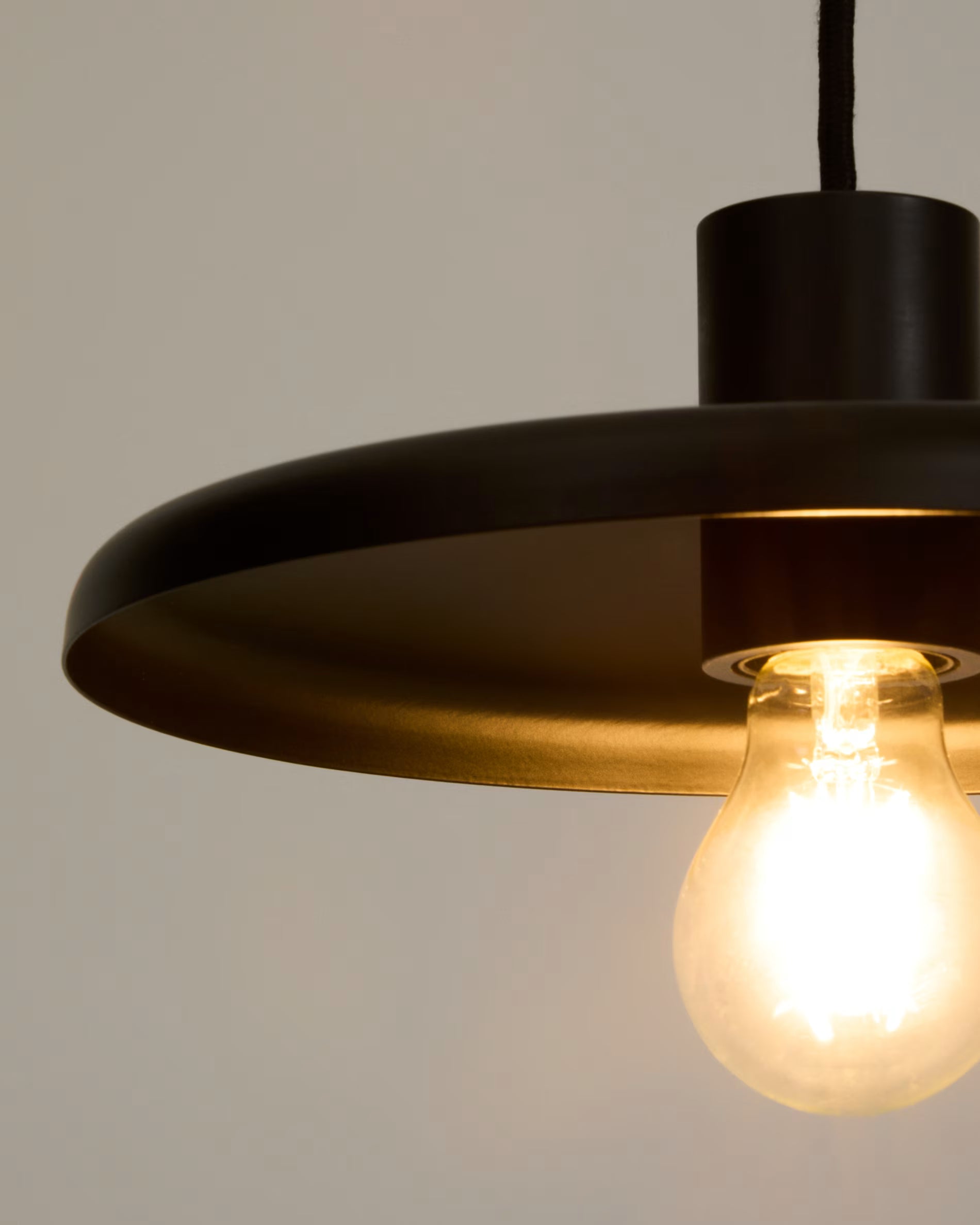 Lampa wisząca NUVIRA czarny – Kave Home