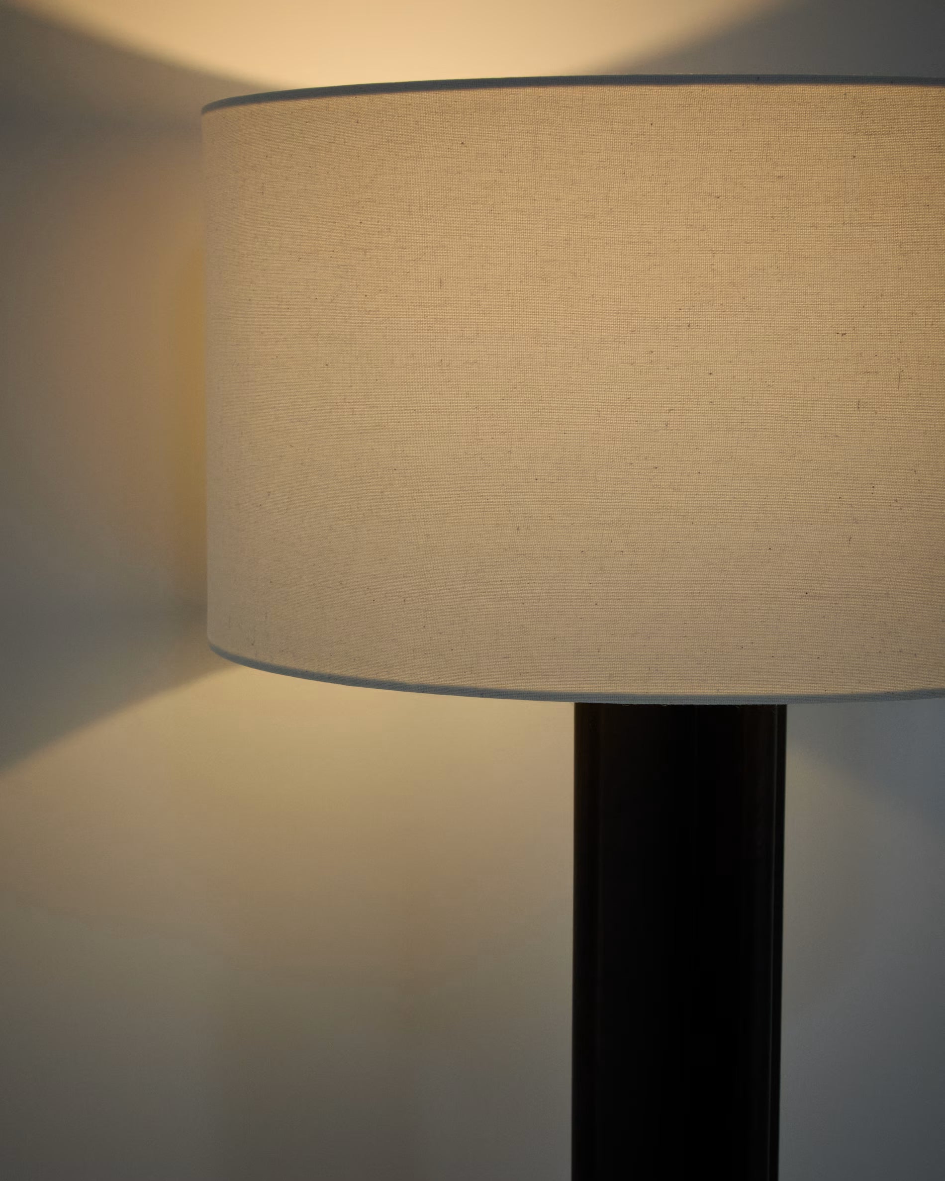 NIANI Floor Lamp in Gray with Dark Wooden Base