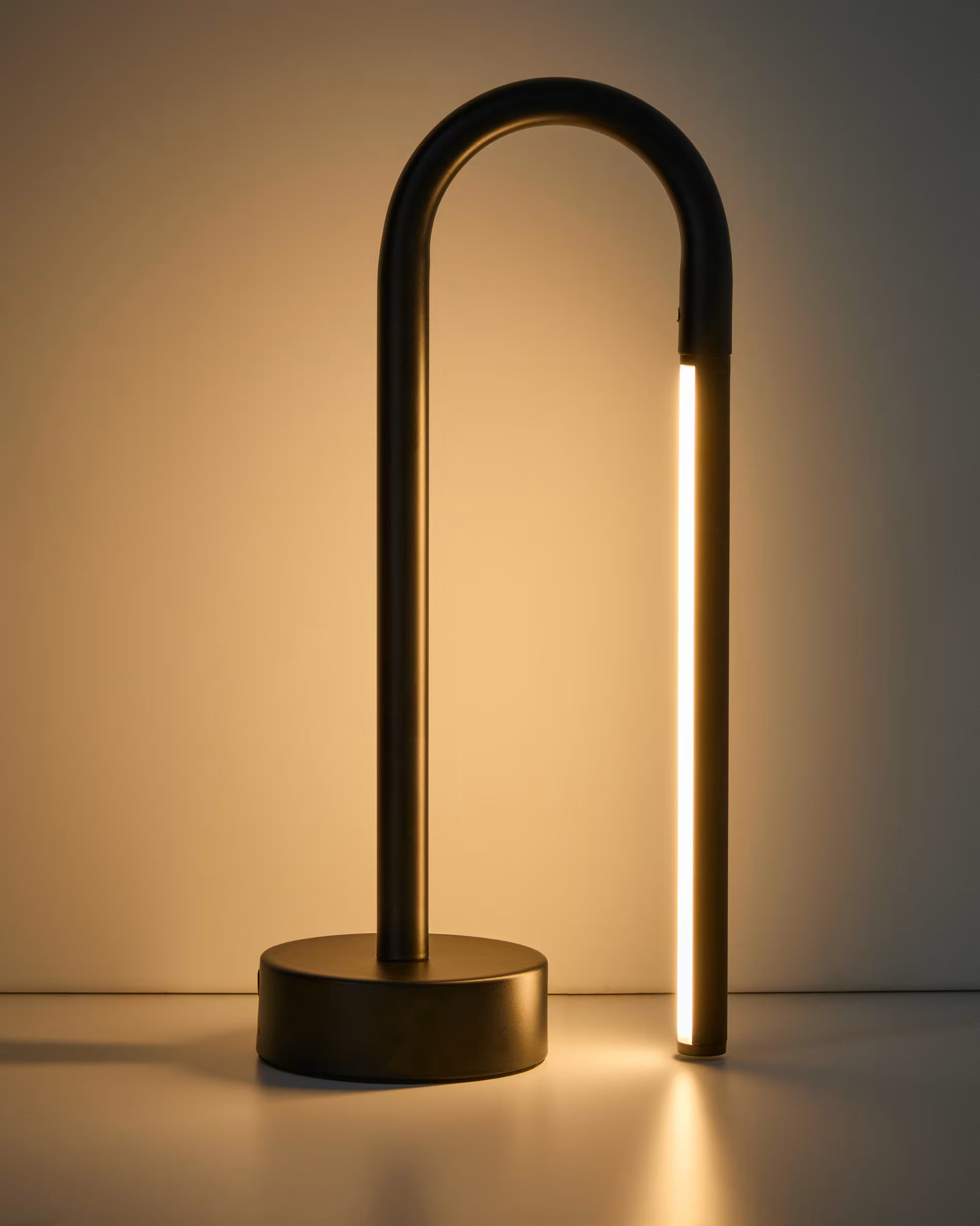 Tragbare Lampe BOW schwarz