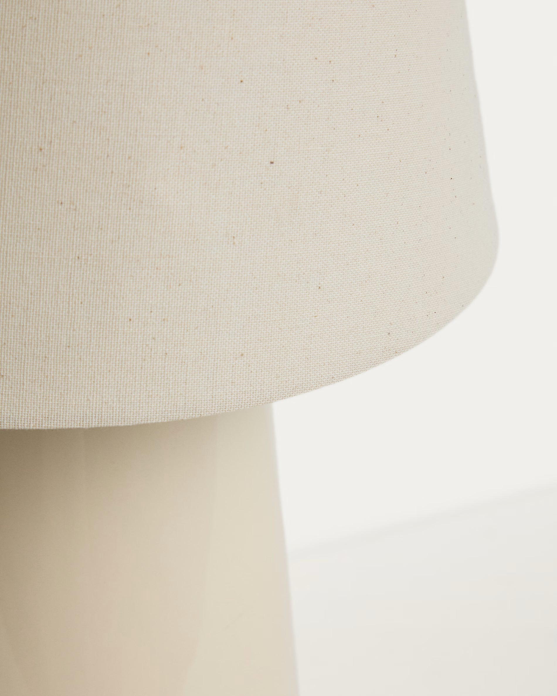 Lampa stołowa ODRA beżowy – Kave Home