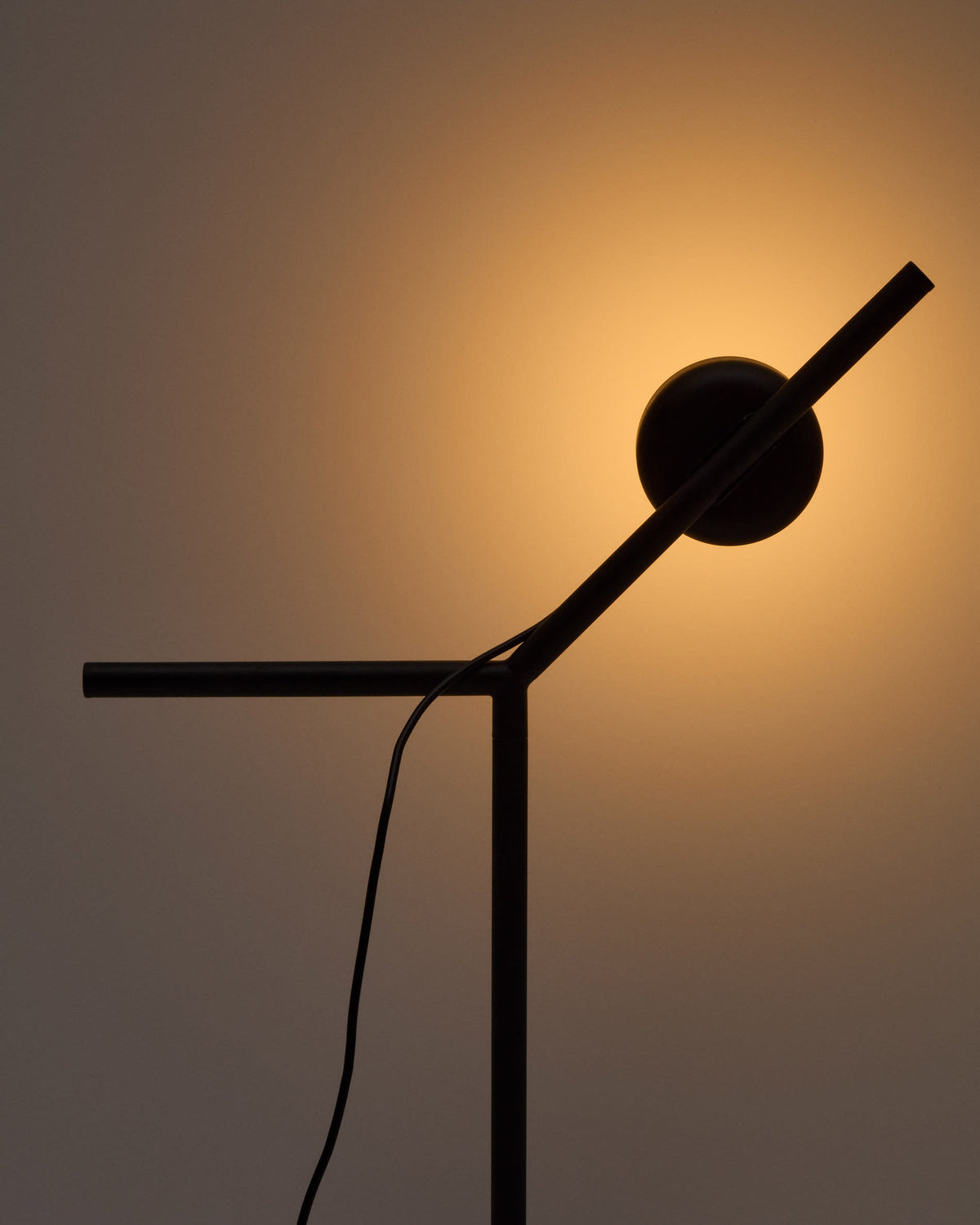 Lampa stołowa OREY czarny z wielopozycyjnym reflektorem – ujęcie 9