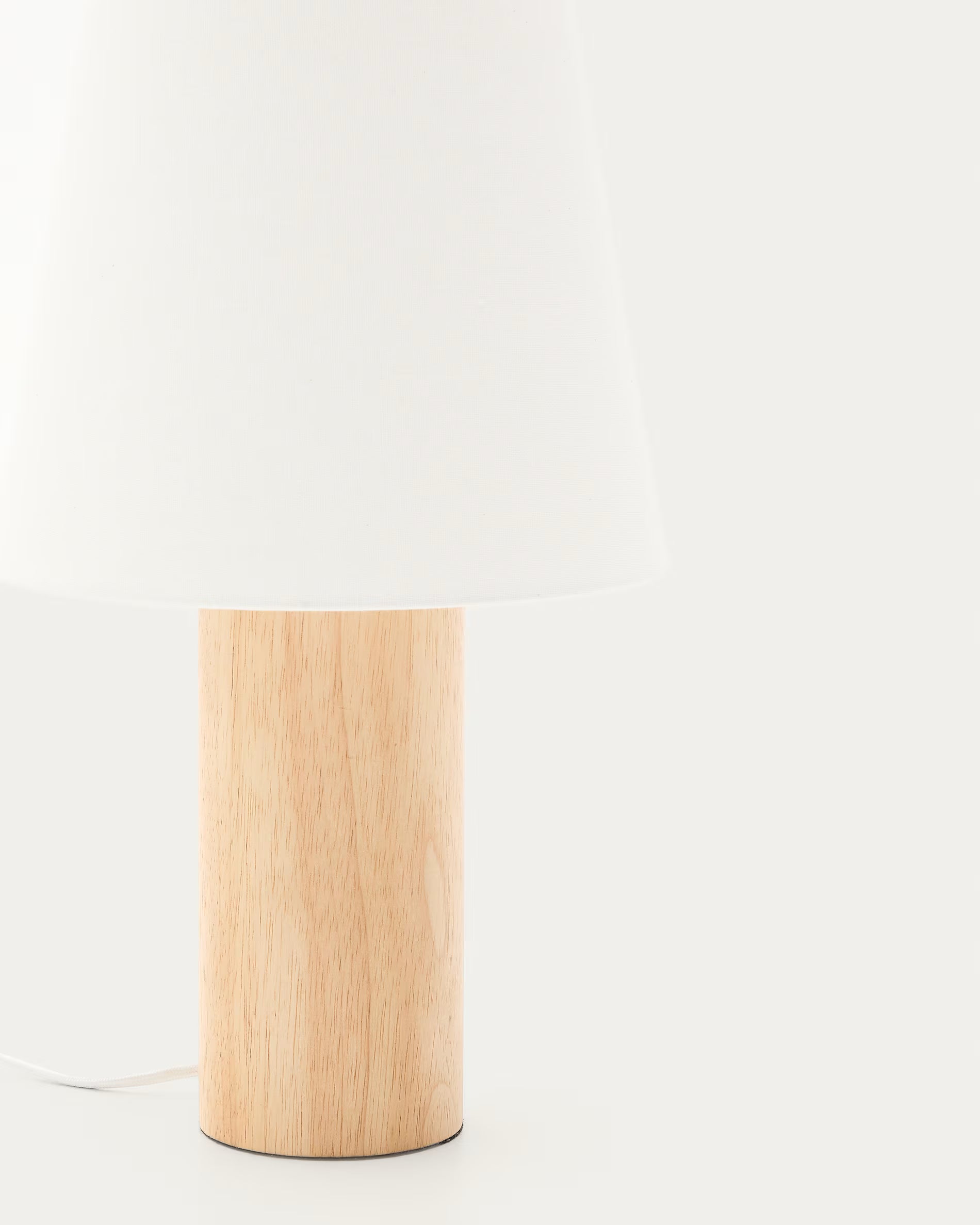 Tischlampe MARGA aus Gummibaum mit weißem Schirm