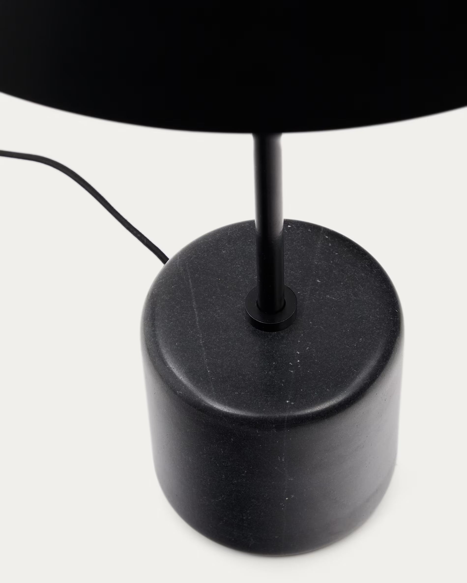 SAYRA black table lamp