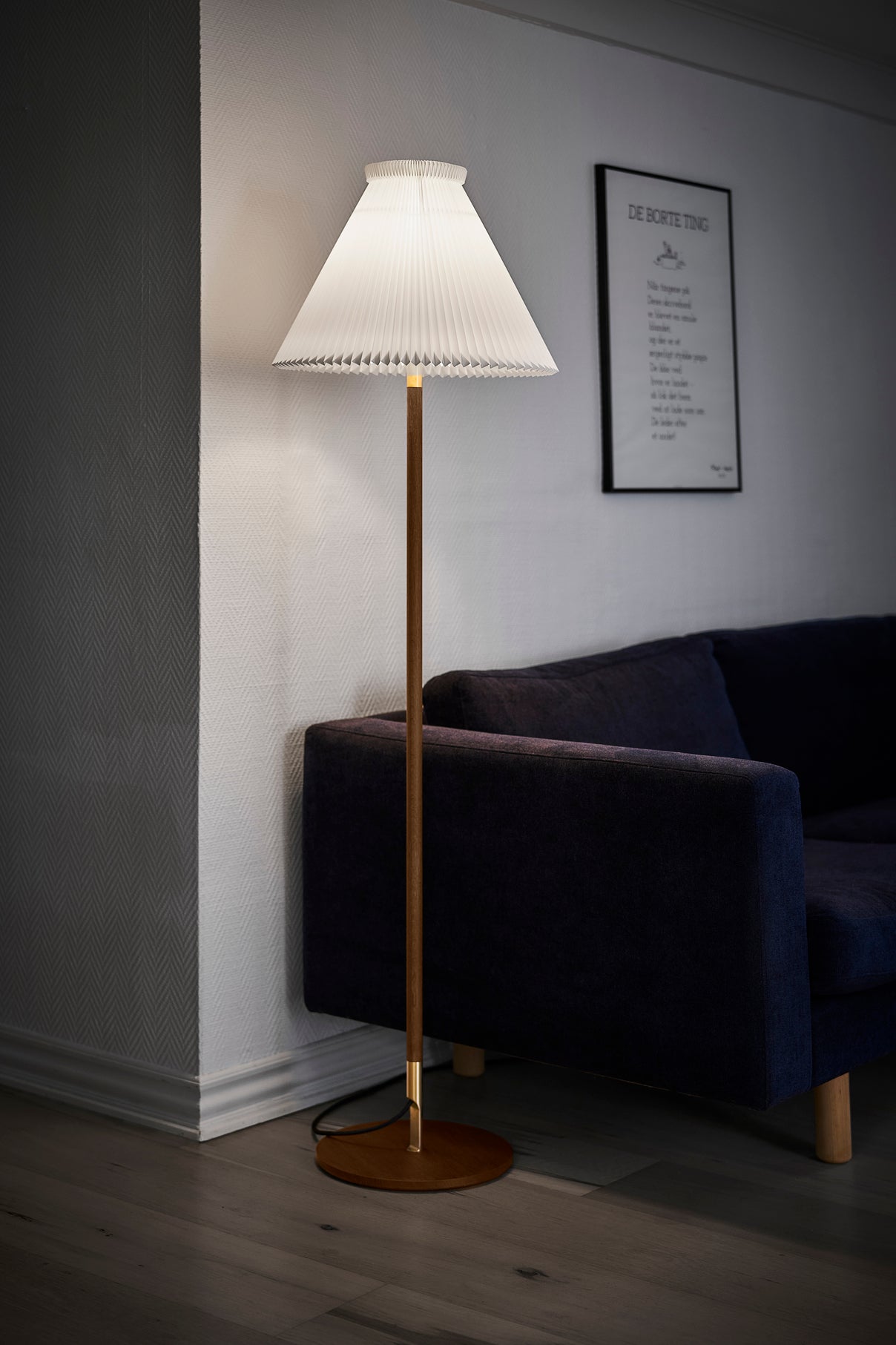 Floor lamp MODEL 328 LK 80 white with dark oak base