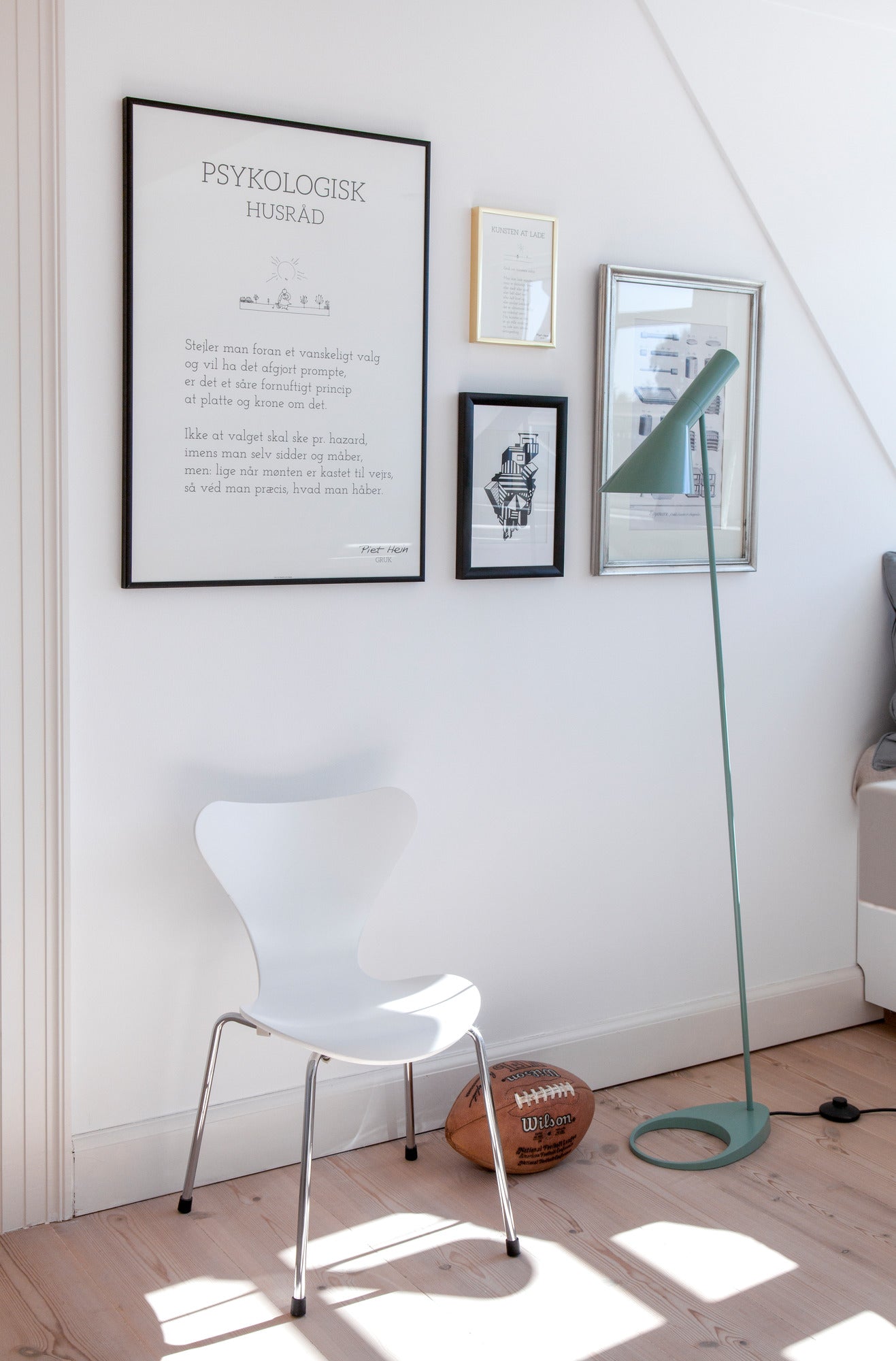 AJ floor lamp dirty blue