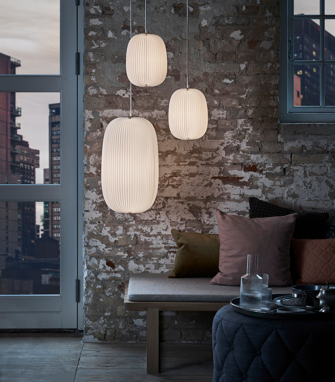 Pendelleuchte MODELL 135 LAMELLA 4 weiß mit schwarzem Finish