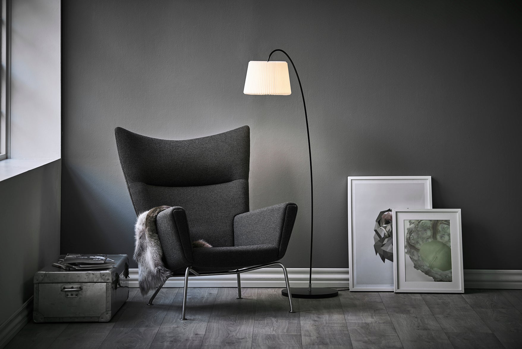 Floor lamp MODEL 320 SNOWDROP white with black base