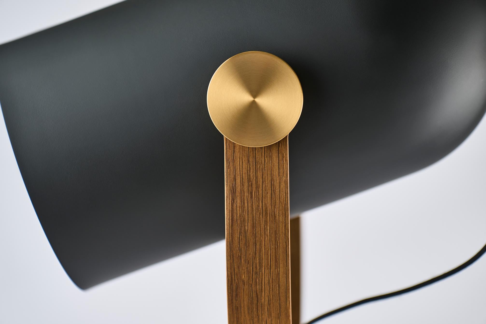 Stehlampe MODELL 362 CARRONADE II schwarz mit Gold