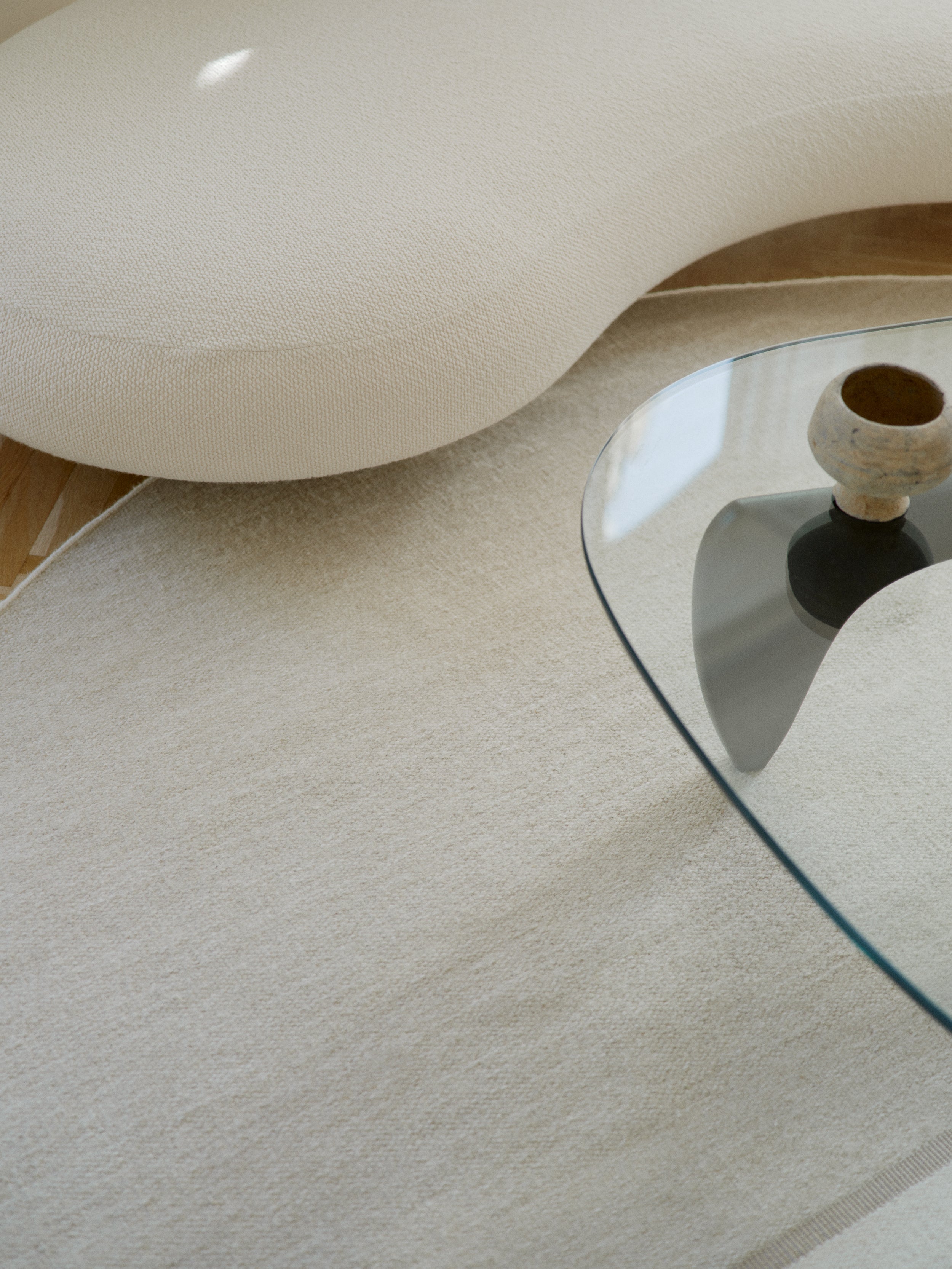 MAGNETIZE round rug beige