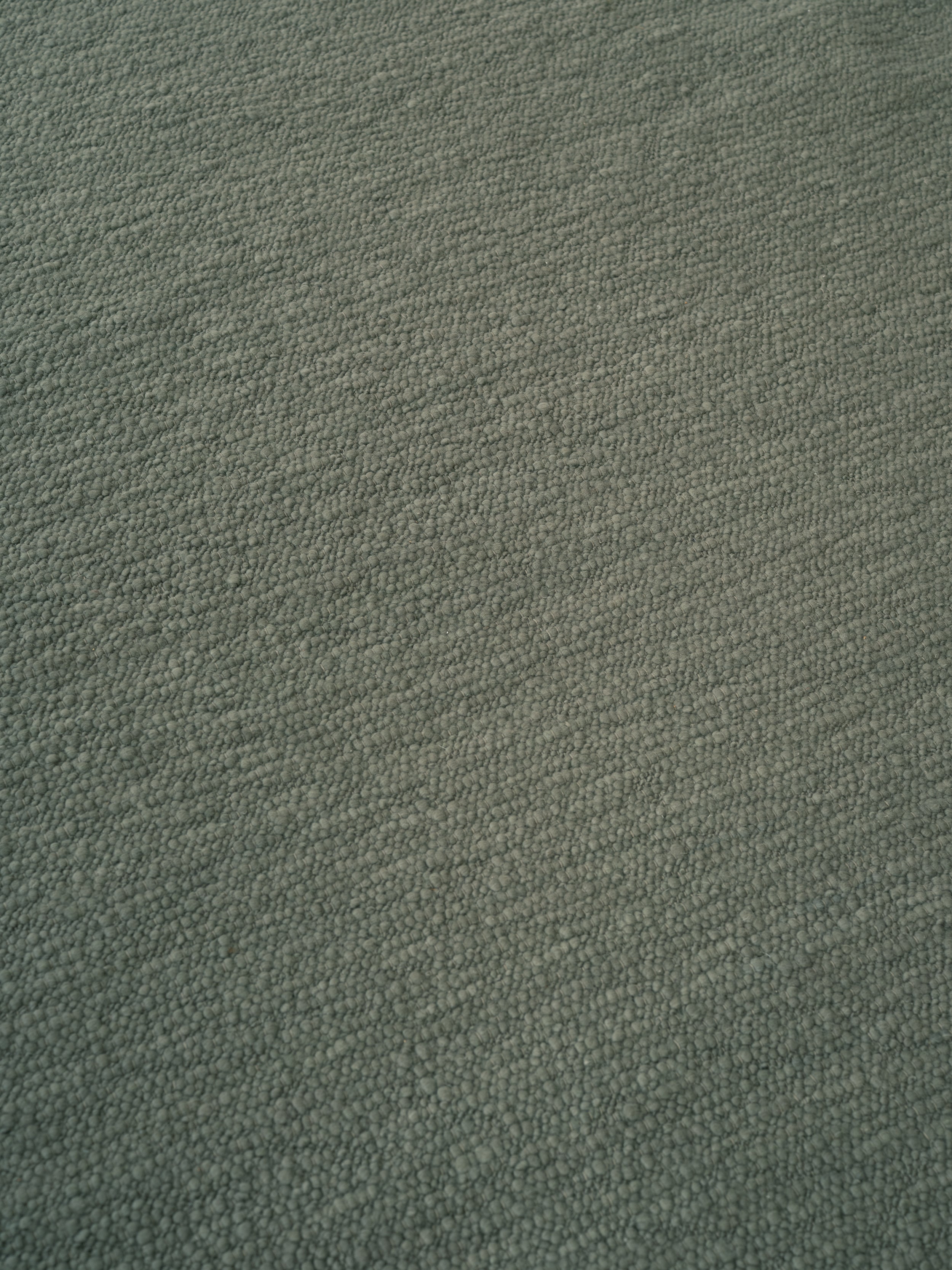 PEBBLED POEM Green Moss Rug