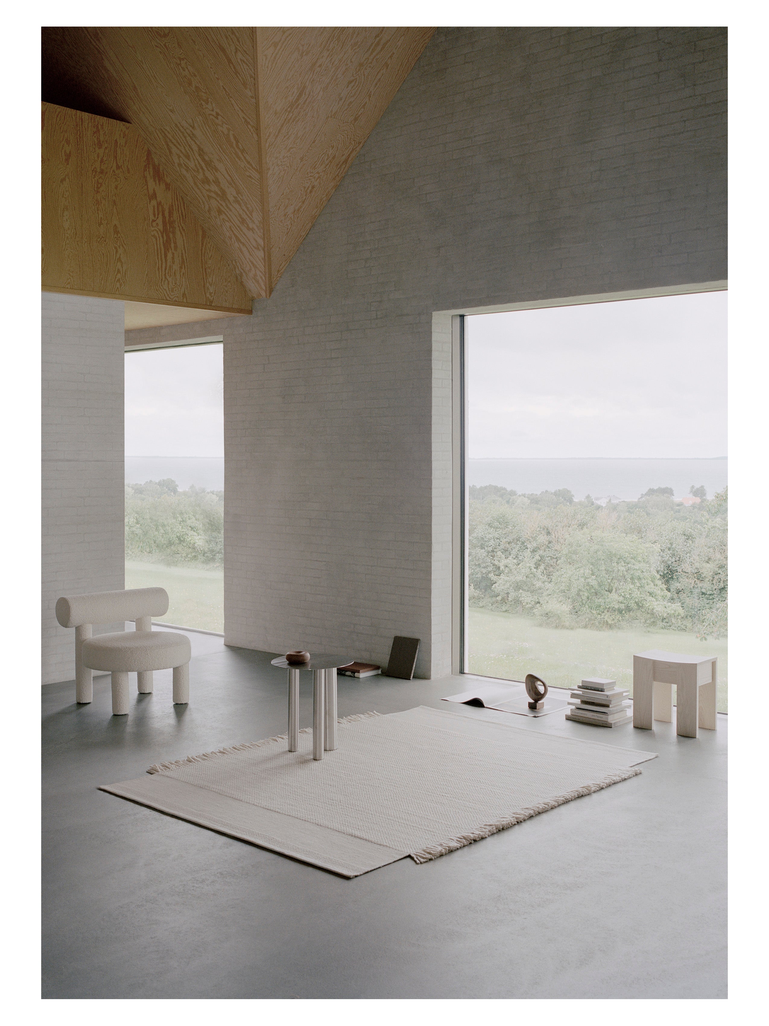 SILENT PATH Rug Broken White