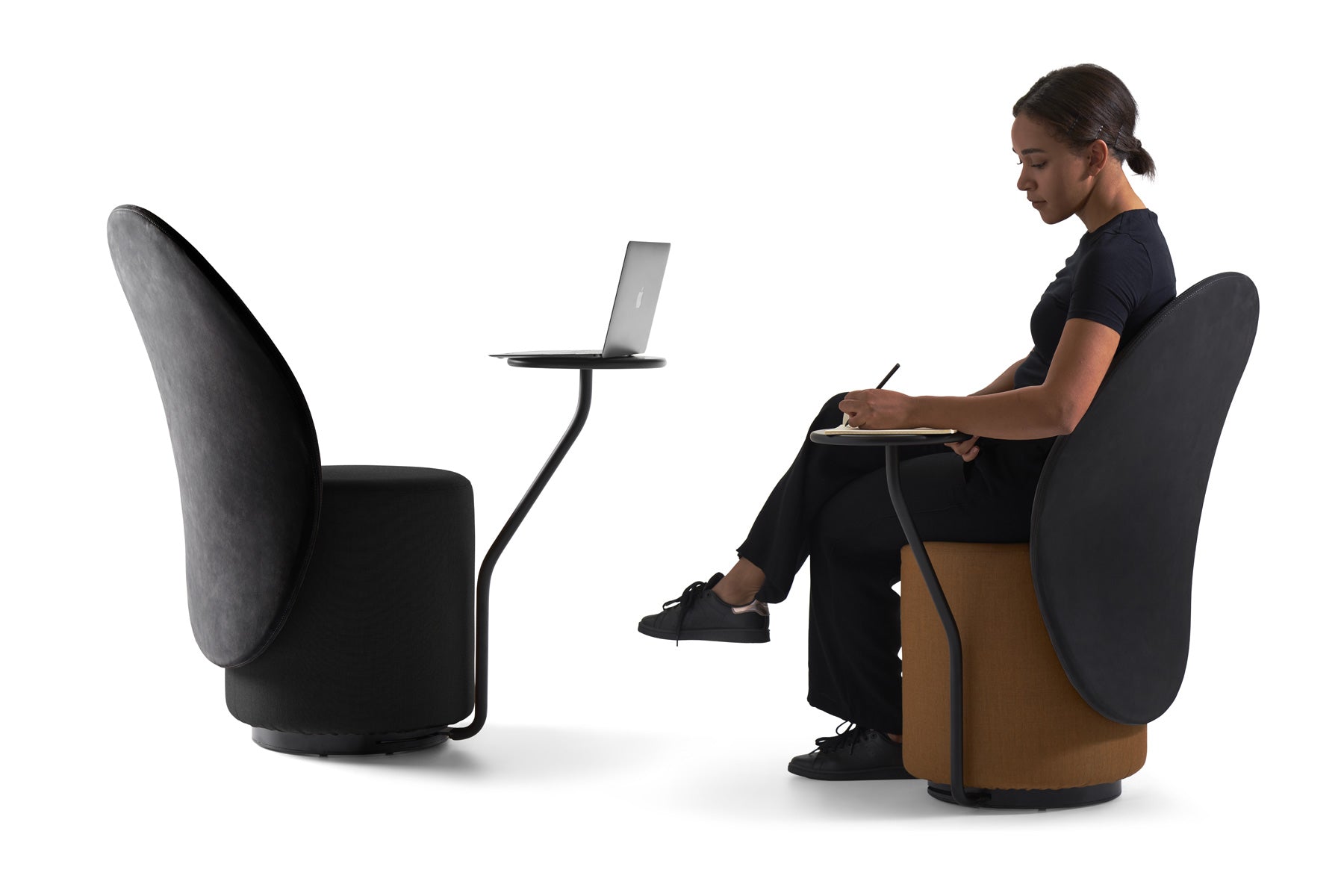 Polsterstuhl mit Tisch LOOMI