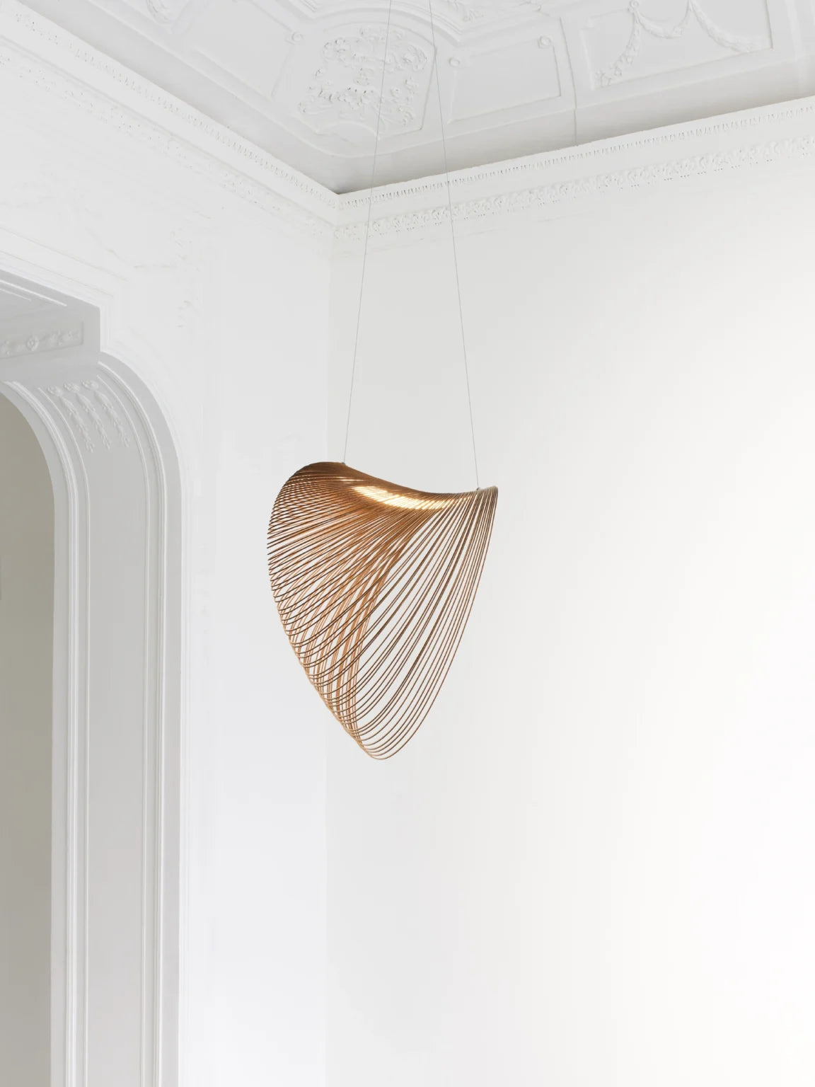 ILLAN pendant lamp wooden shade