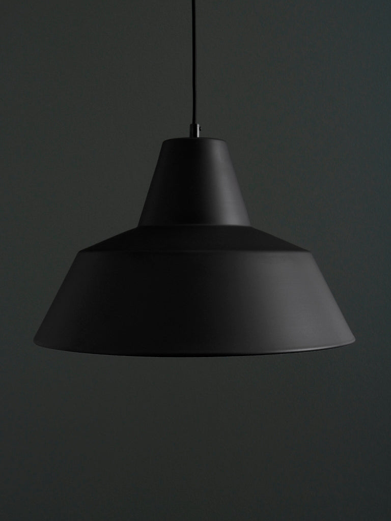 Black workshop hanging lamp