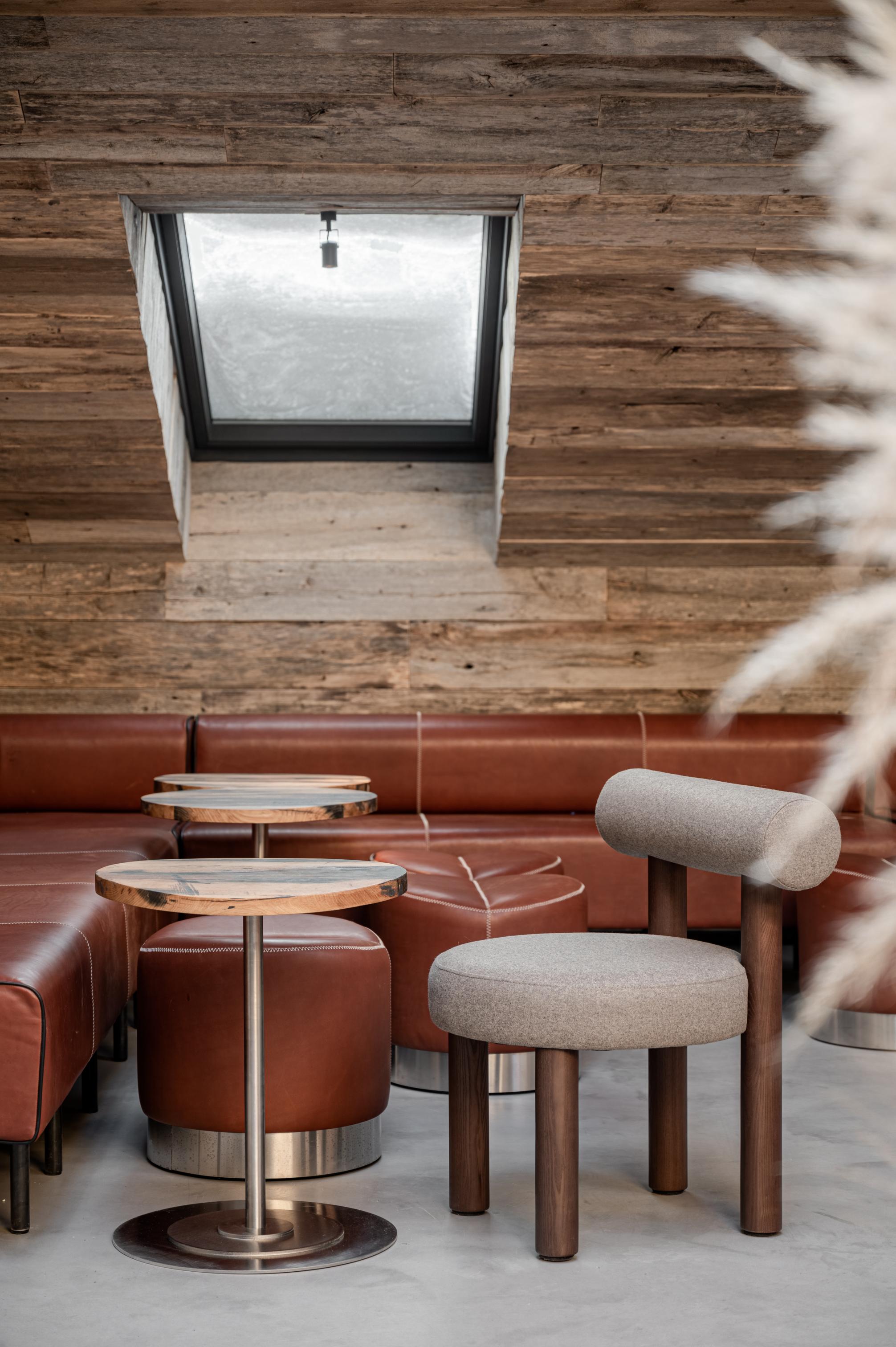 Upholstered GROPIUS CS2 Chair with Wooden Base