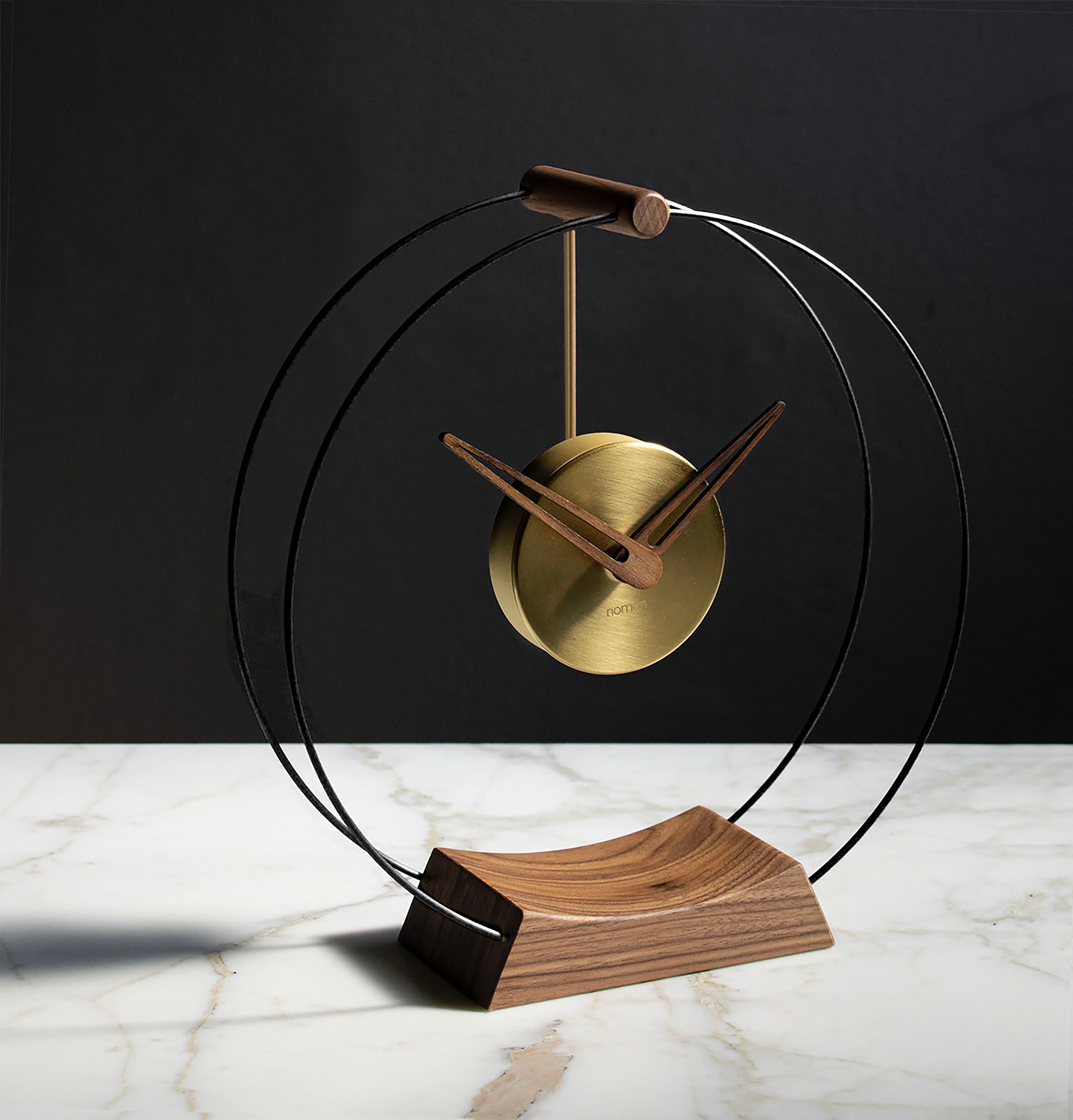 AIRE MINI tabletop clock in walnut wood with brass finish