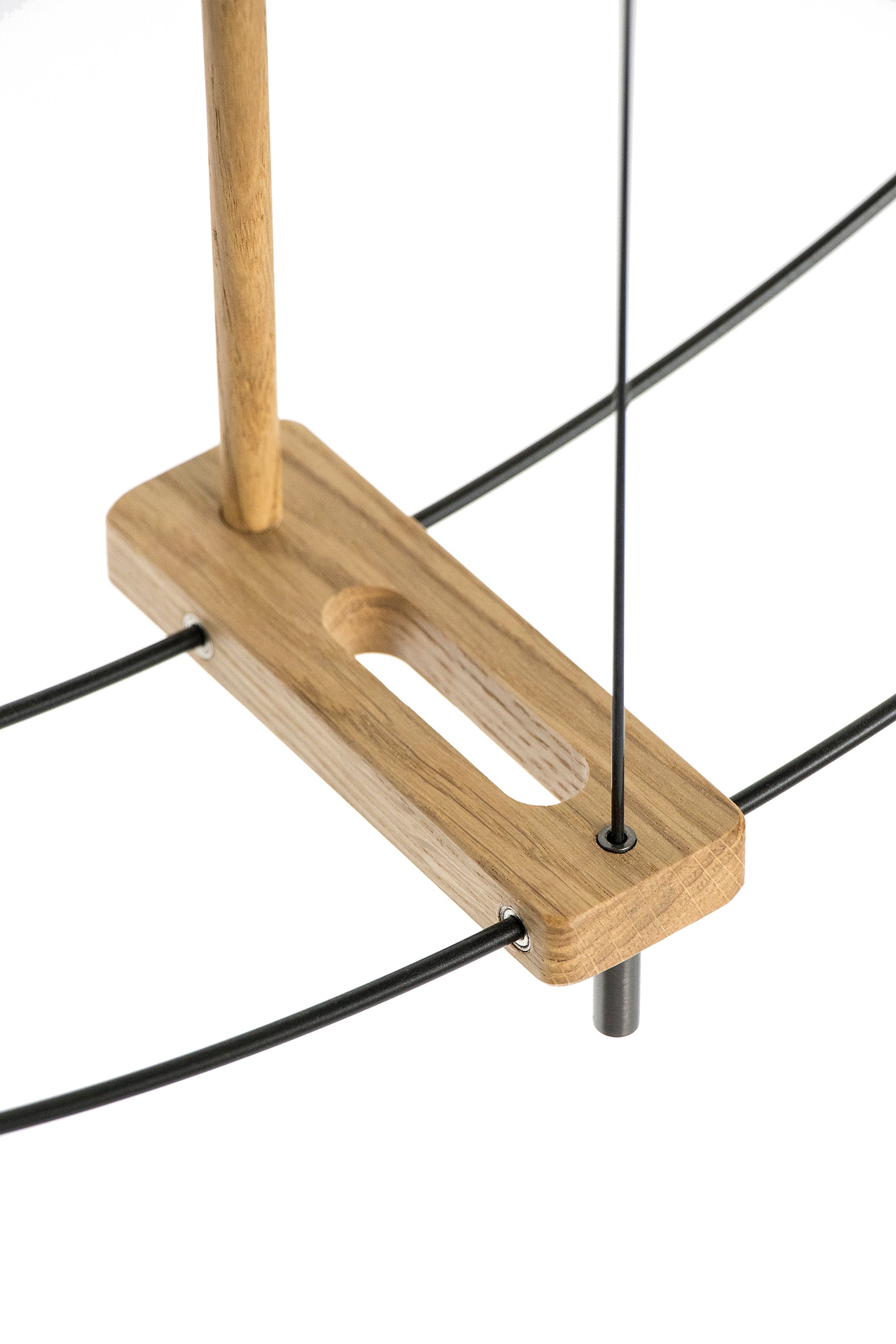 Wanduhr MINI BARCELONA PREMIUM aus Eichenholz mit schwarzer Oberfläche