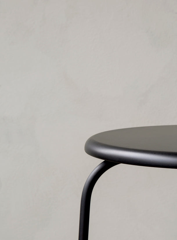 Hocker AFTEROOM beige mit Stahlbasis