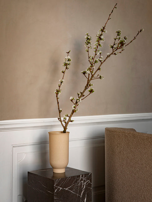 Beistelltisch PLINTH CUBIC brauner Marmor