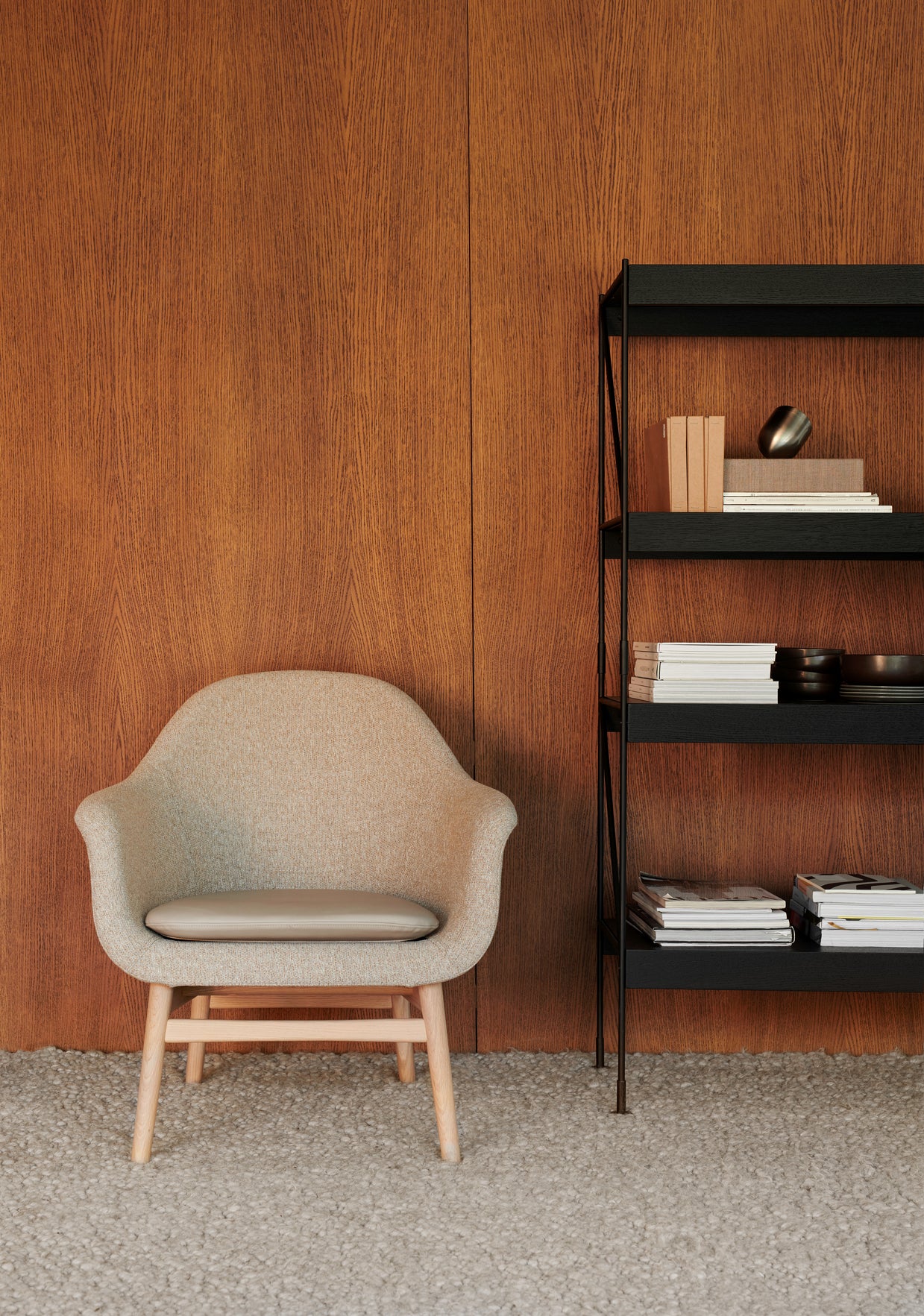 Sessel HARBOUR schwarze Leder mit schwarzem Eichenfuß