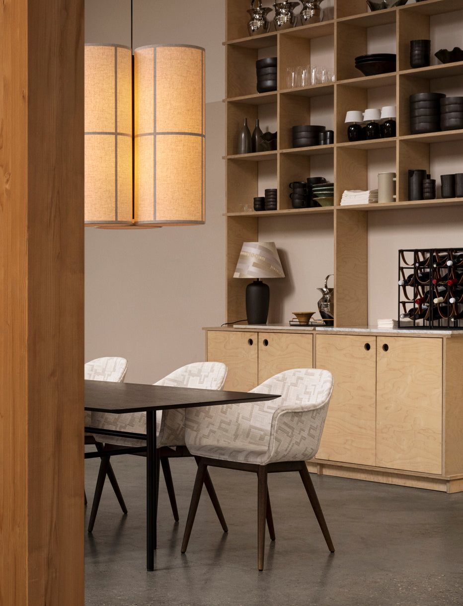 Tisch SNAREGADE schwarz Eichenfurnier