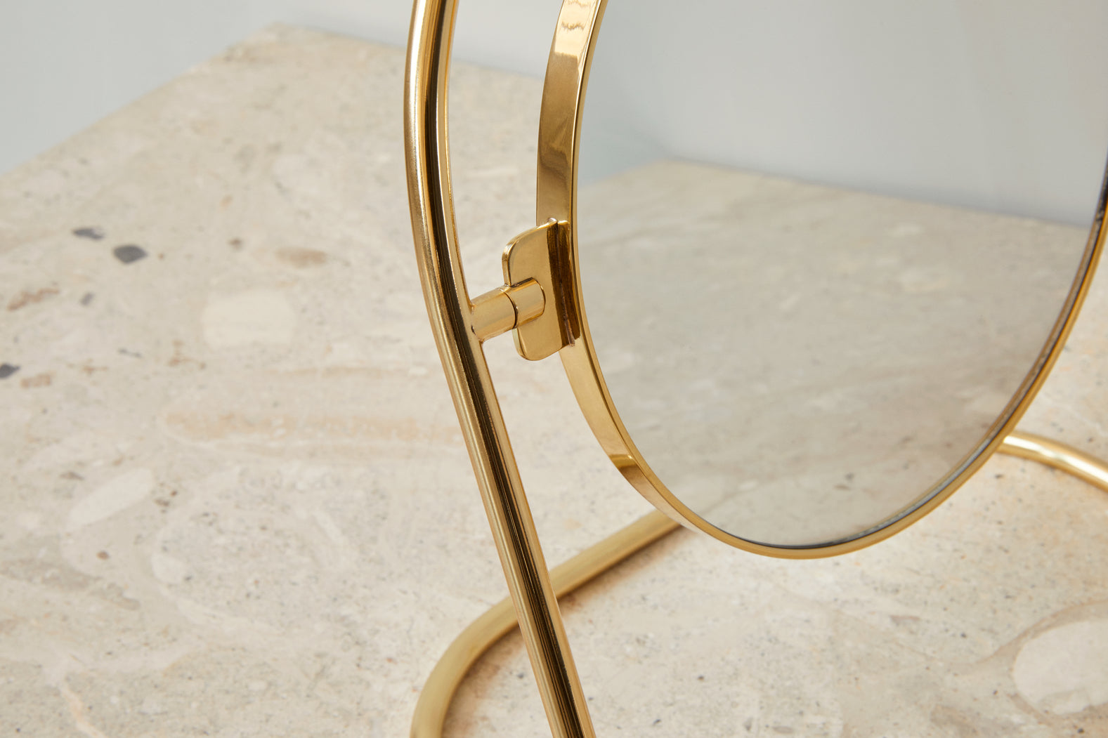 NIMBUS Table Mirror in Burnished Brass