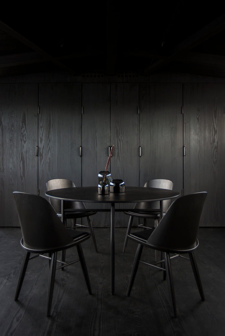 Runder Tisch SNAREGADE dunkles Eichenfurnier