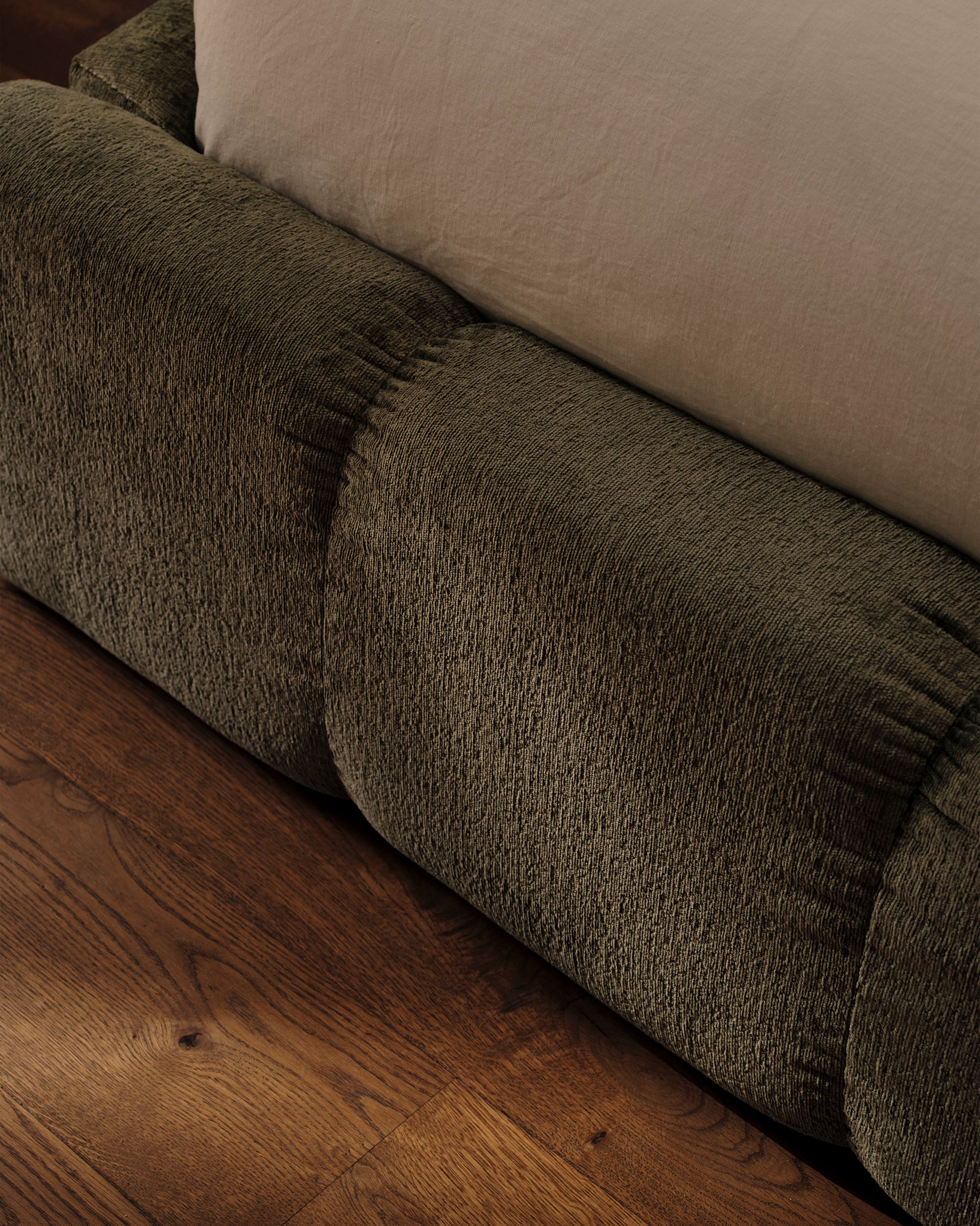 Bett mit Bettkasten LUPINE dunkelrosa