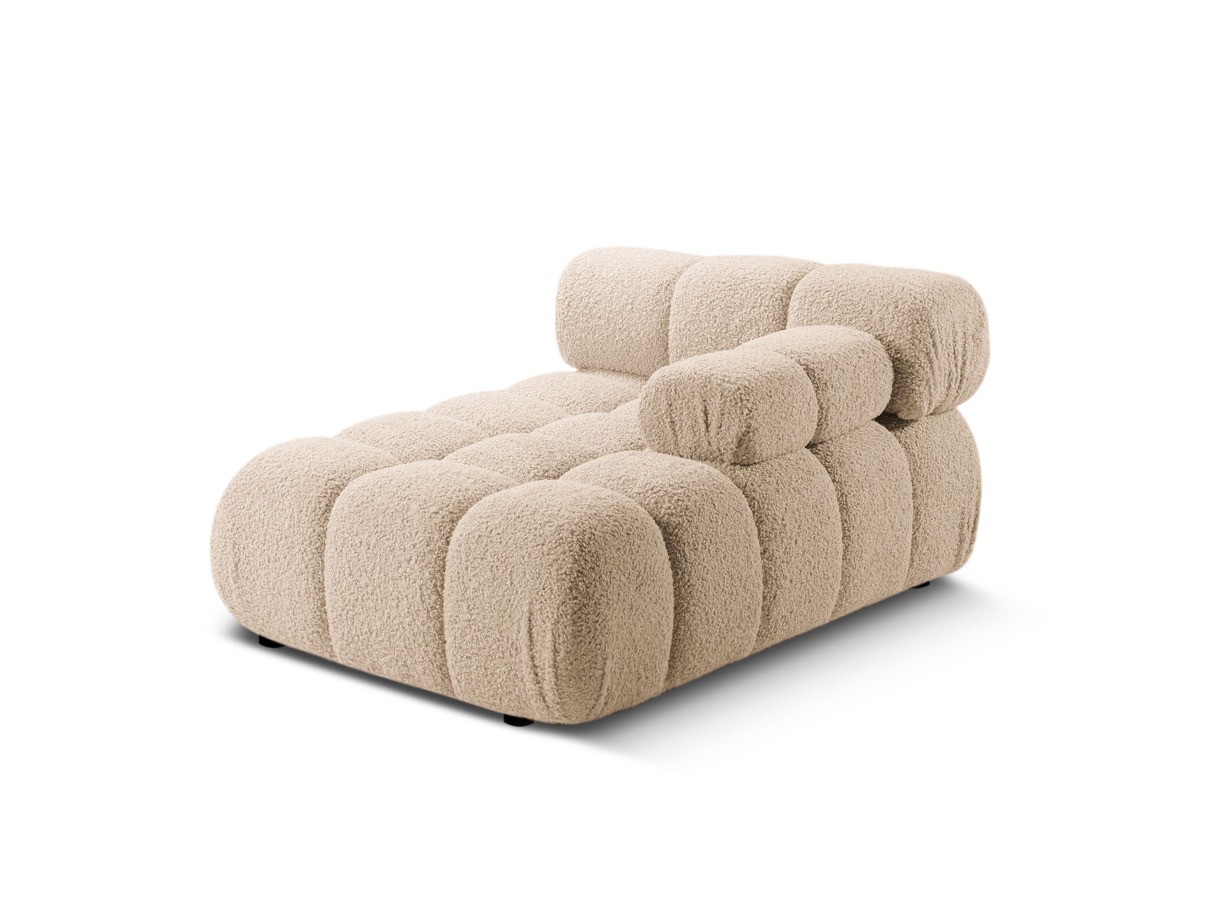 Rechtsseitiger Sessel BELLIS in sandfarbener Boucle.