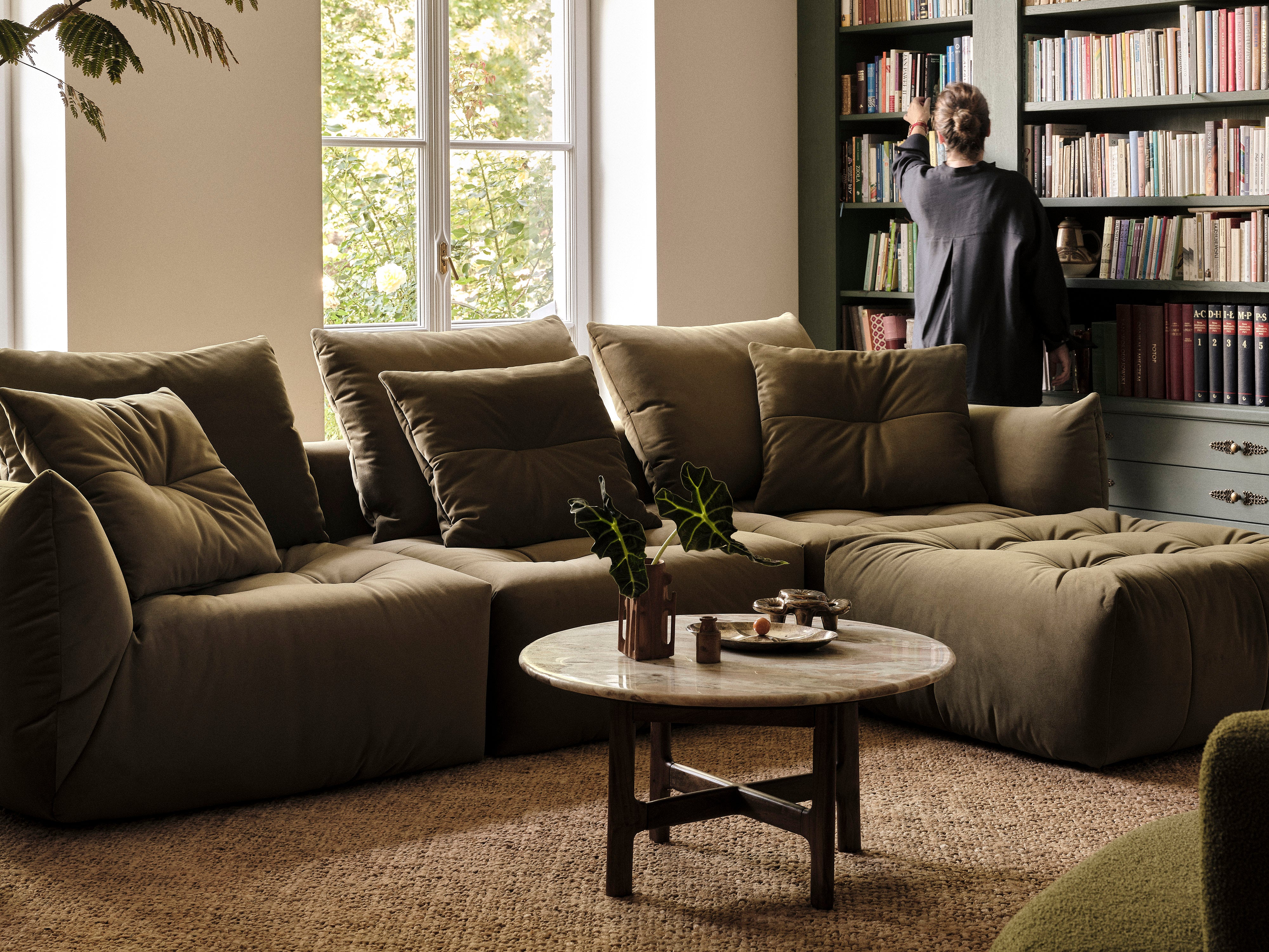 BLOOM dark beige pouf chenille