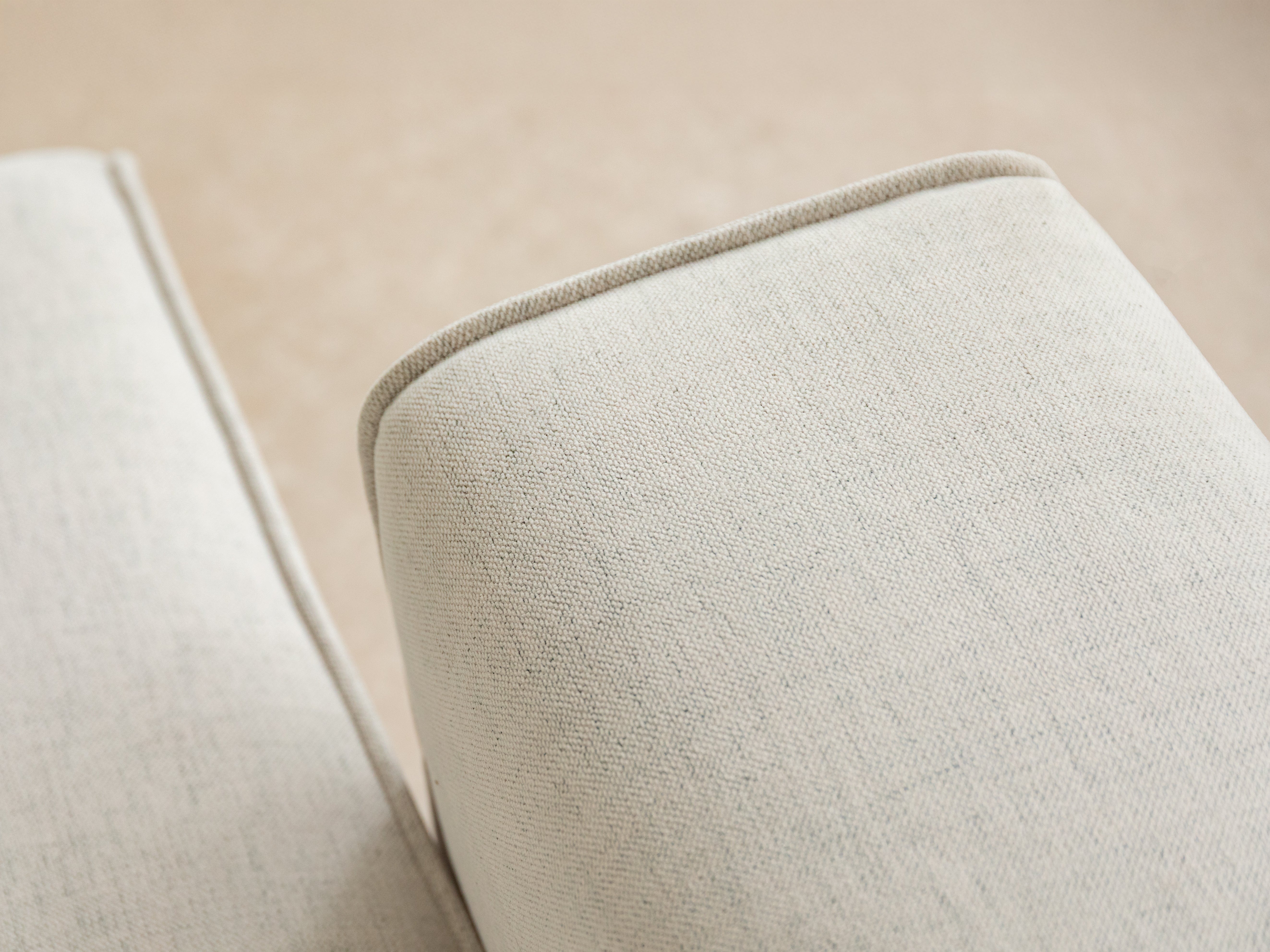 Rechtsseitige 3-Sitzer-Couch mit Schlaffunktion VICTOR in hellgrauem Chenille