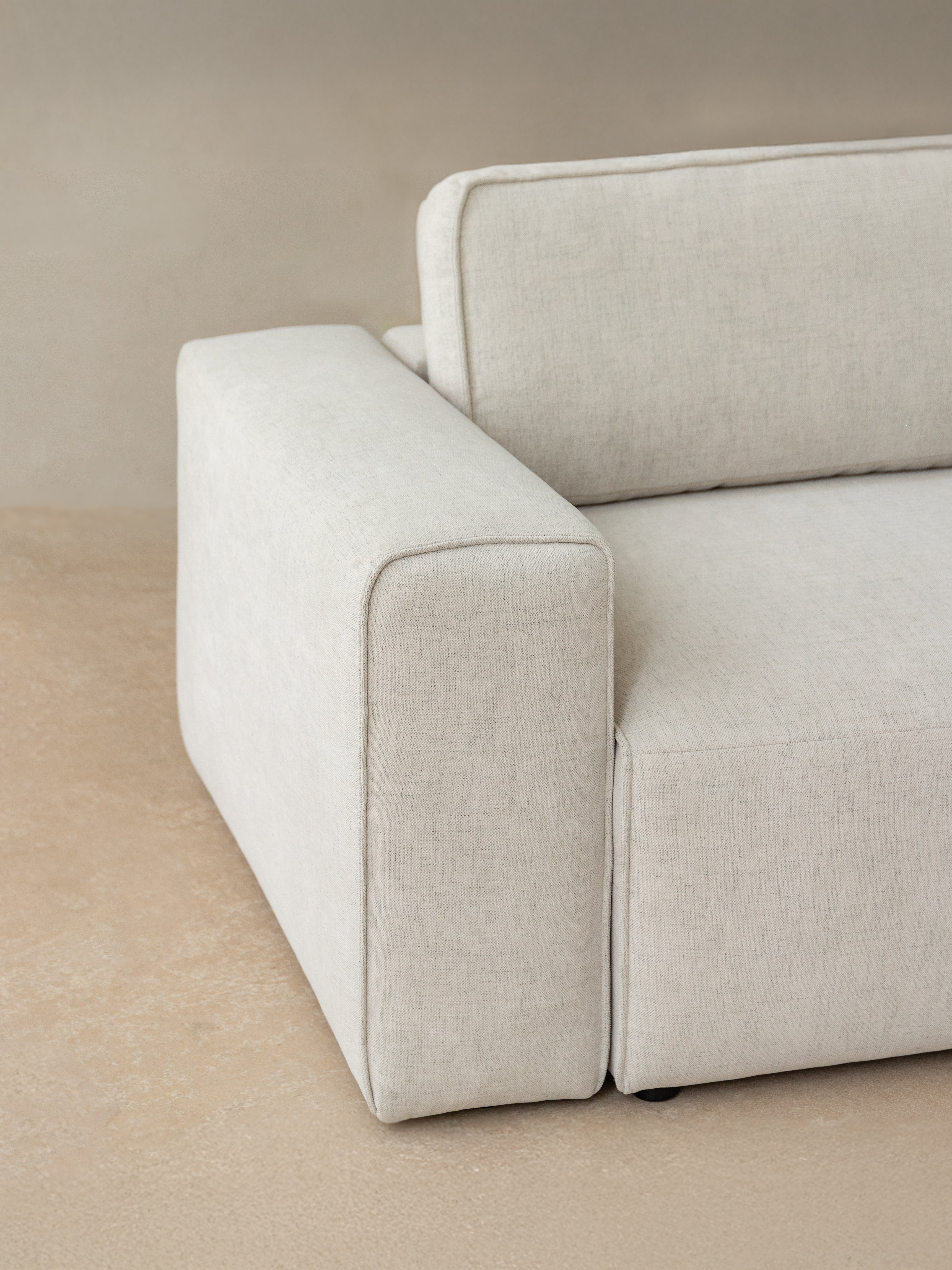 Rechtsseitige 3-Sitzer-Couch mit Schlaffunktion VICTOR in hellgrauem Chenille