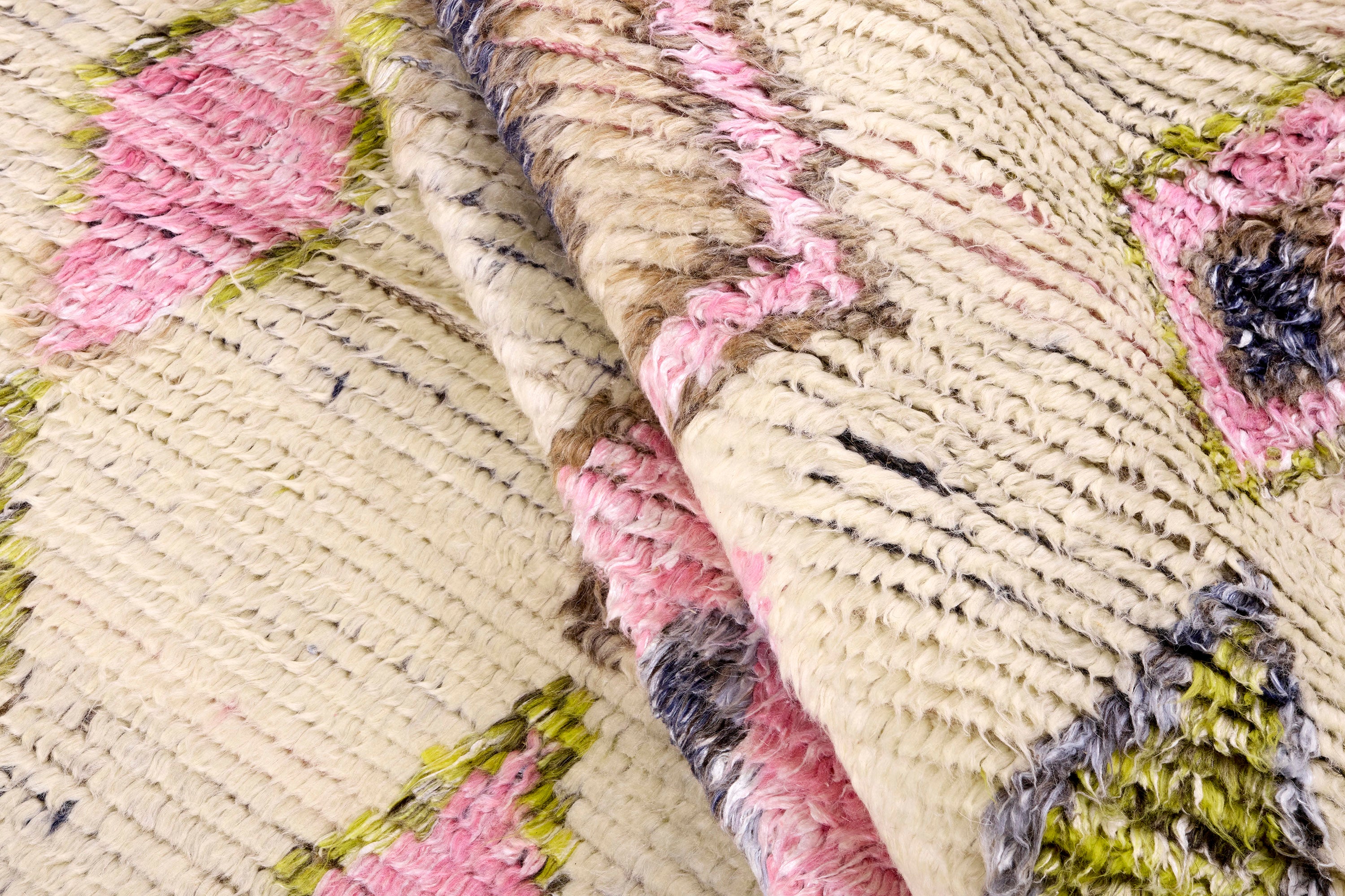 Teppich TRIBE hellbeige mit Grün und Rosa