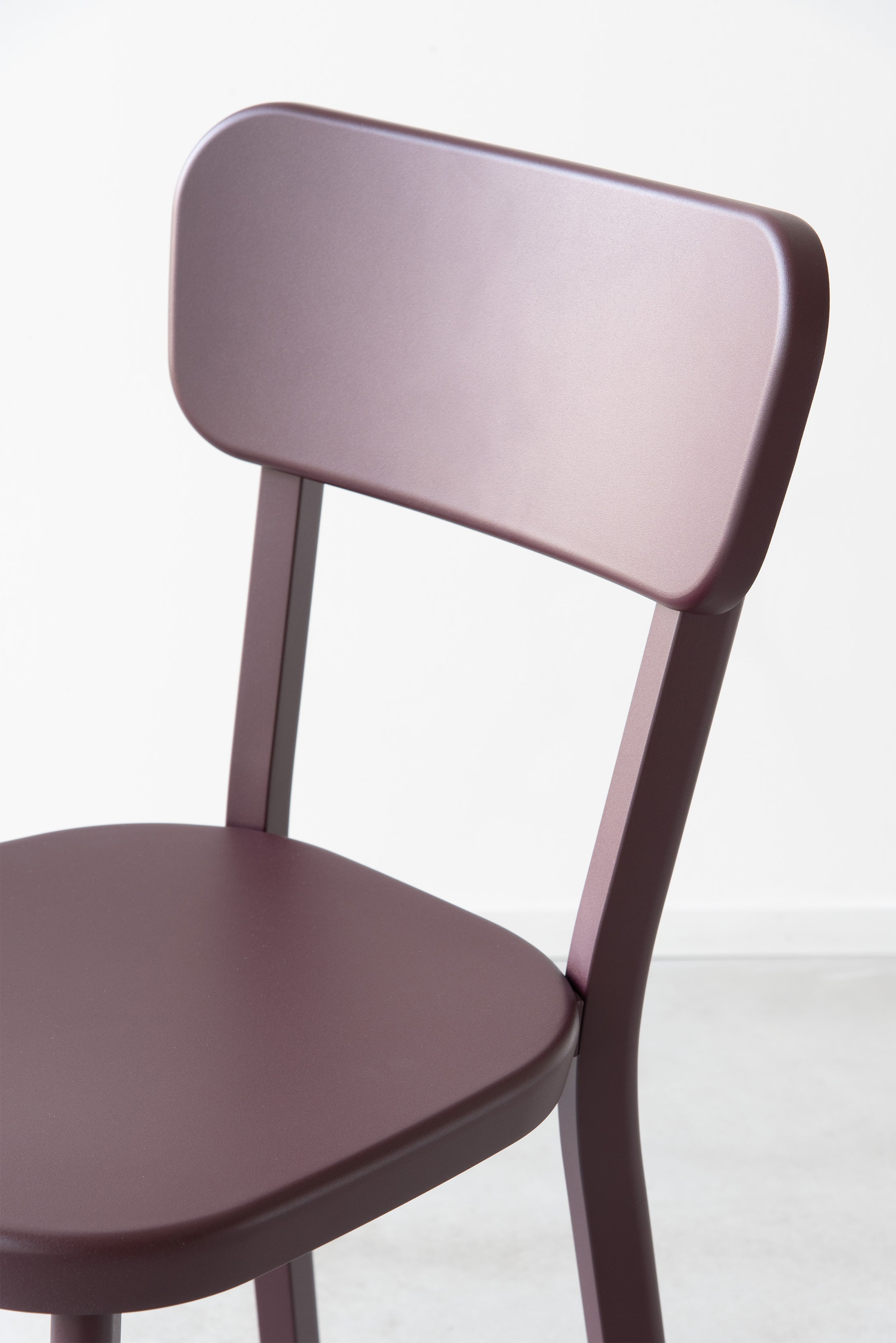 DEJA VU outdoor chair in purple