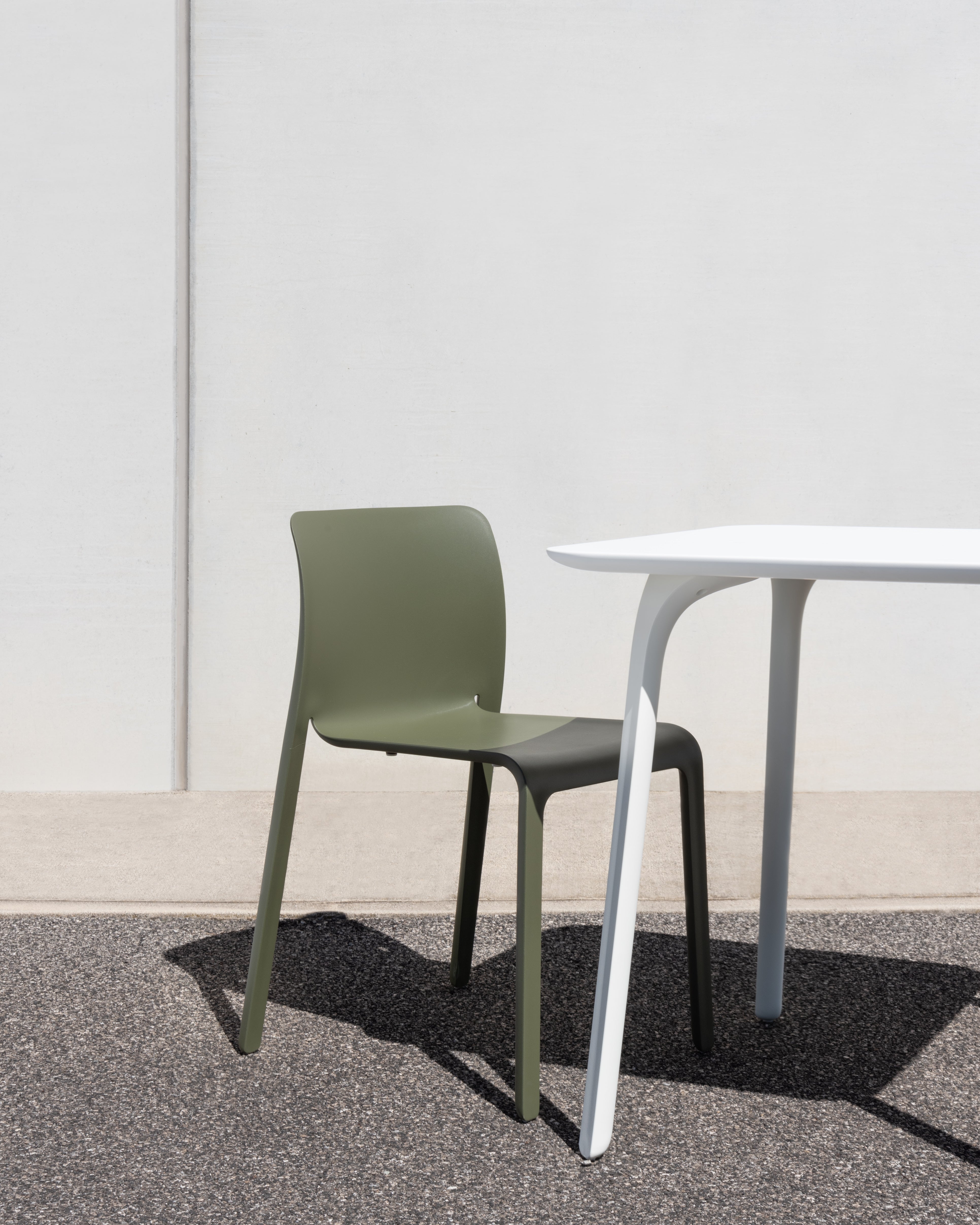 FIRST outdoor chair white