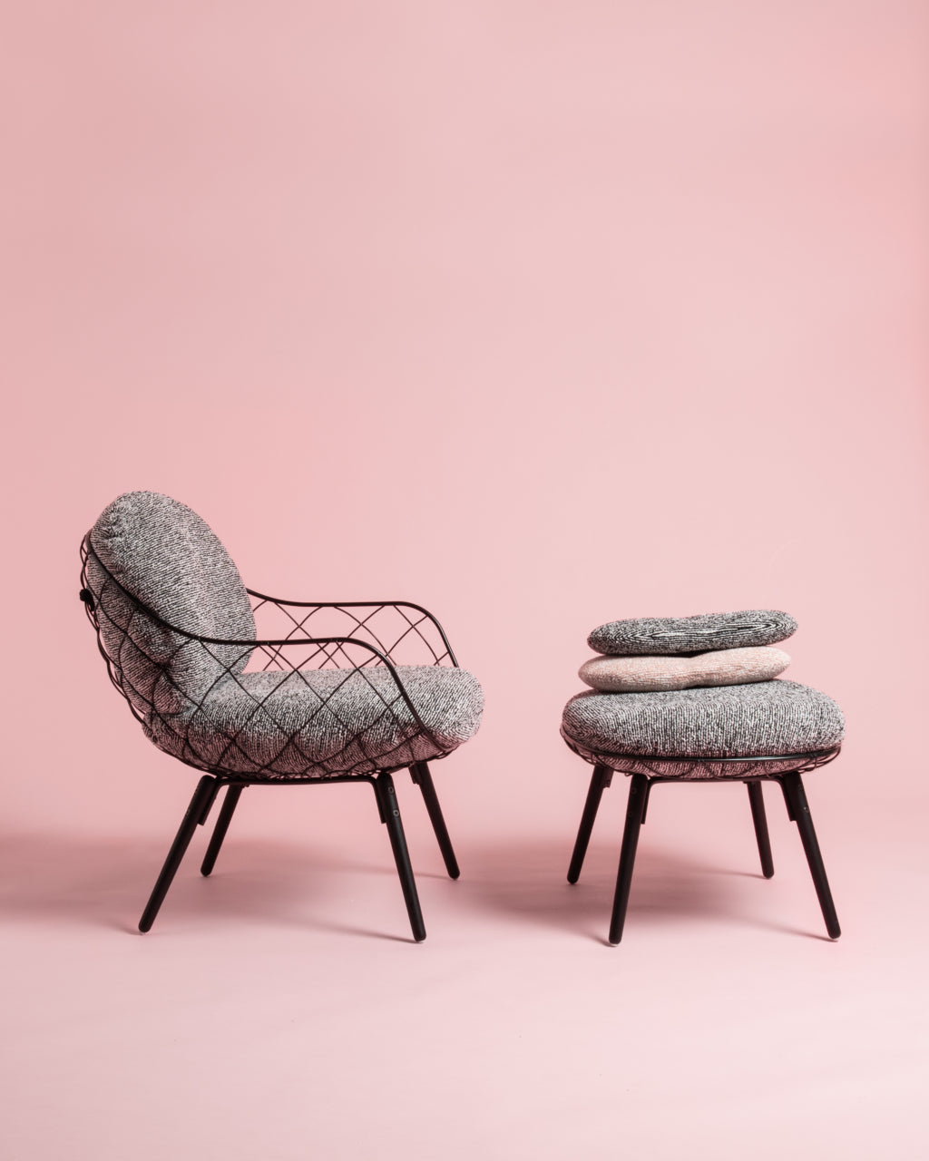 PIÑA armchair black