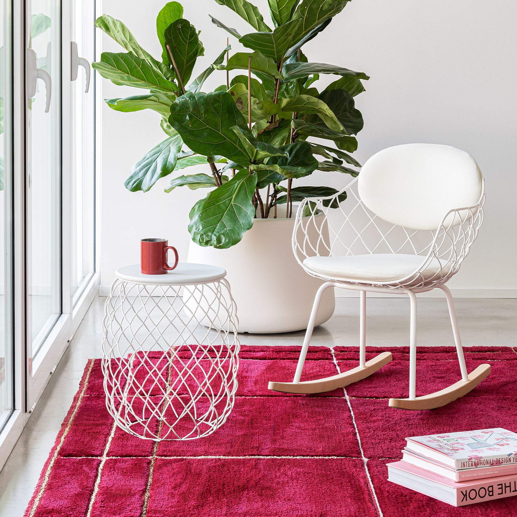 PIÑA rocking chair in white leather with an ash base