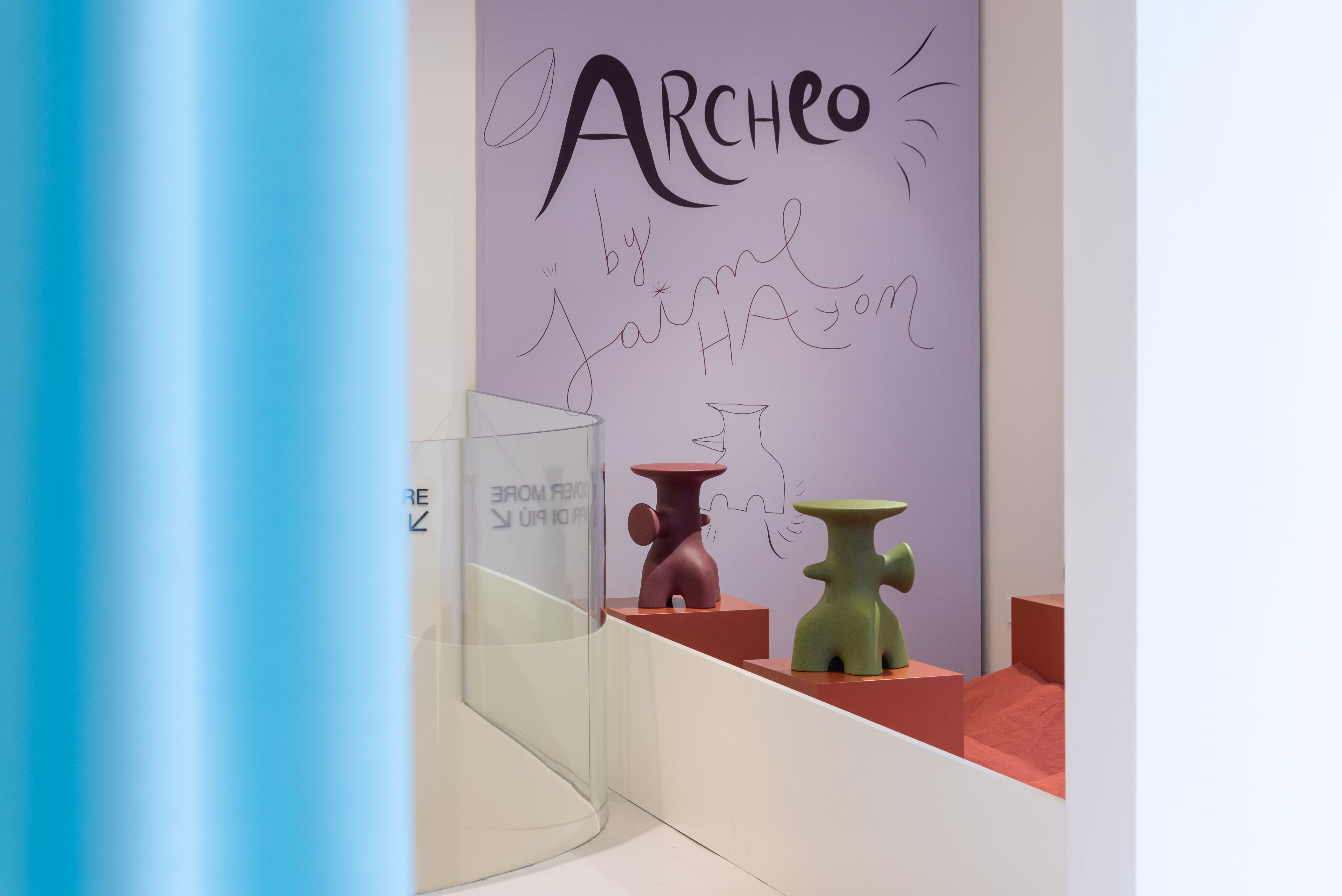 Stolik boczny ARCHEO purpurowy
