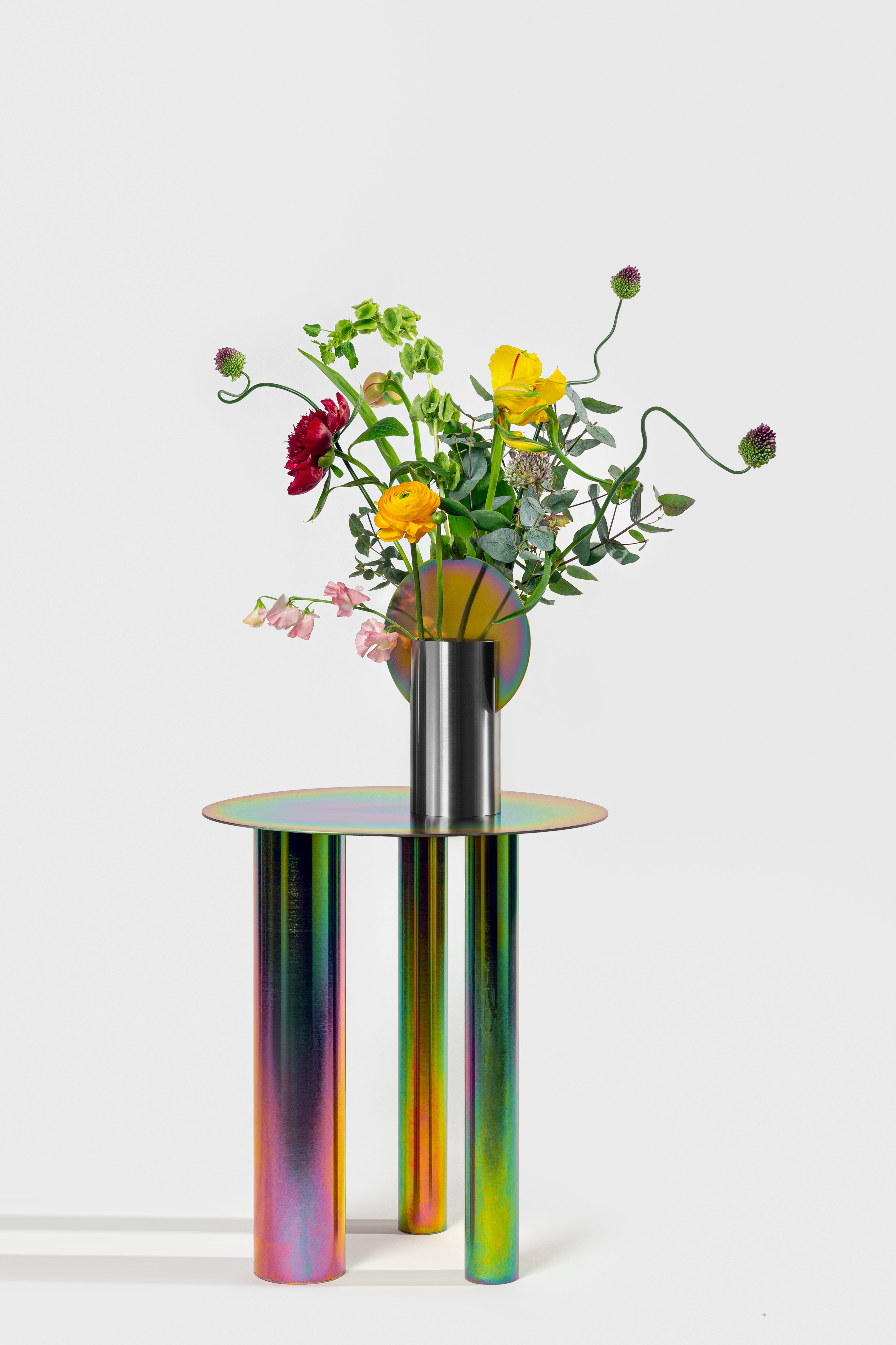 Wazon MALEVICH - NUMMERIERTE EDITION aus rostfreiem Stahl mit regenbogenfarbenem Zink
