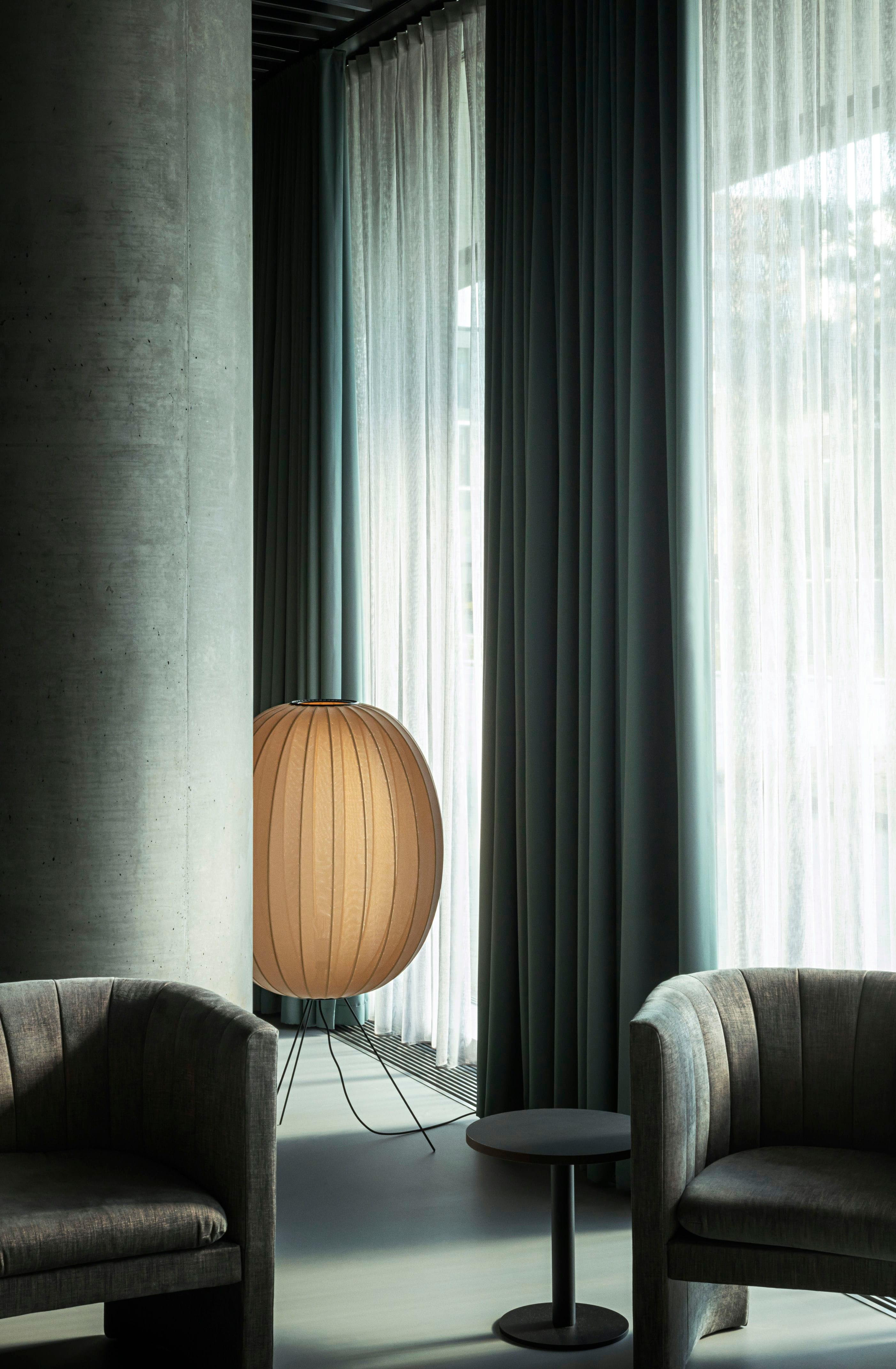 Stehlampe Dreibein KNIT-WIT koralle