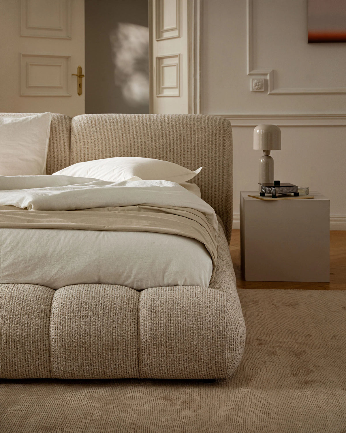 Bett SOLANGE hellblaues Chenille