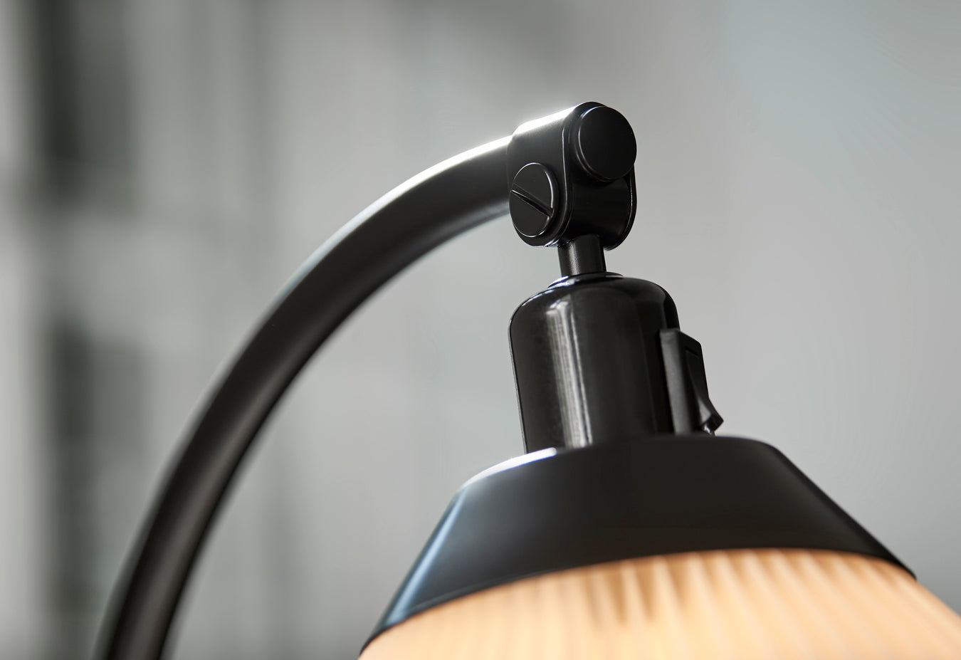 Floor lamp MODEL 368 white with black base