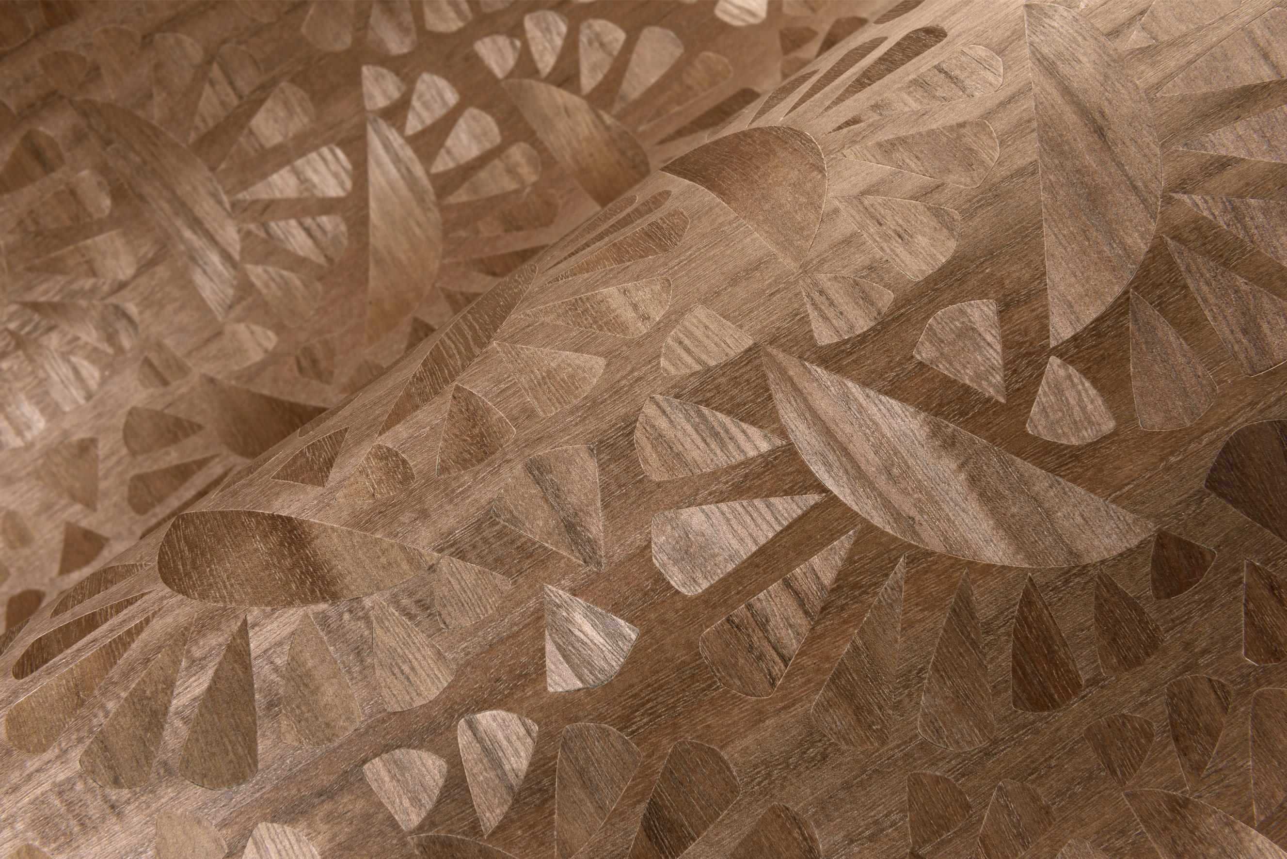Furnierte Tapete mit geometrischem Muster WOODBLOCK BEETLE FLORA braun