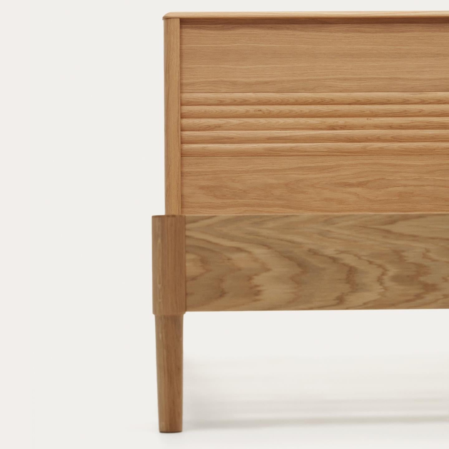 Łóżko LENON fornir dębowy La Forma Eye on Design