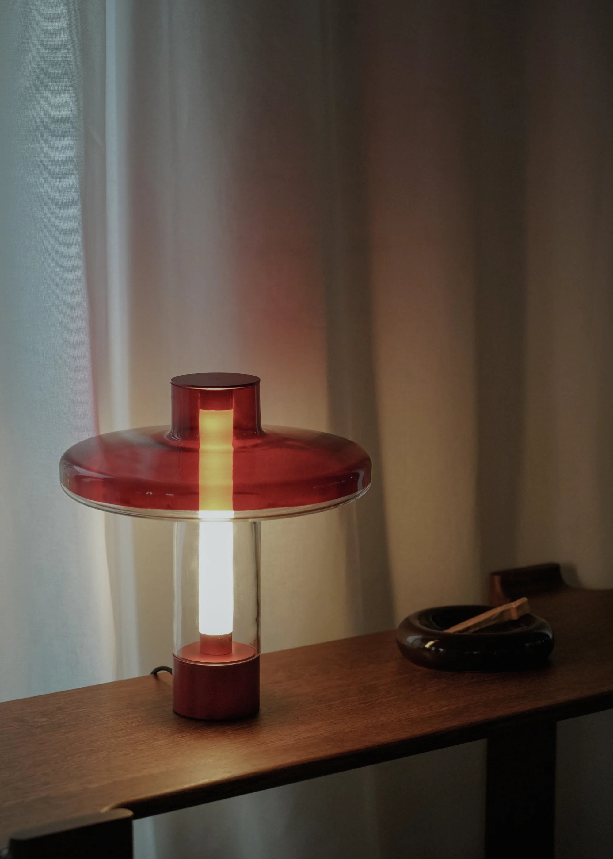 NEVO Table Lamp Red