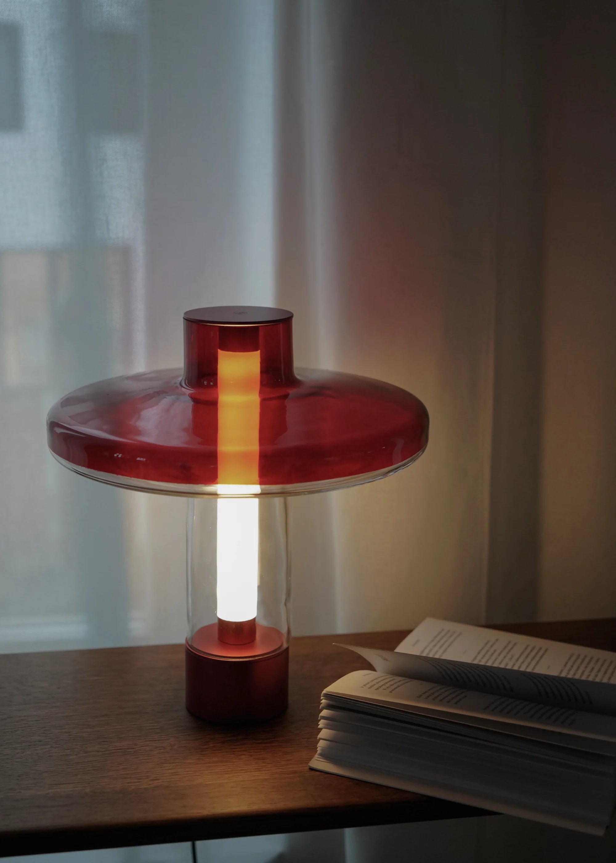 NEVO Table Lamp Red