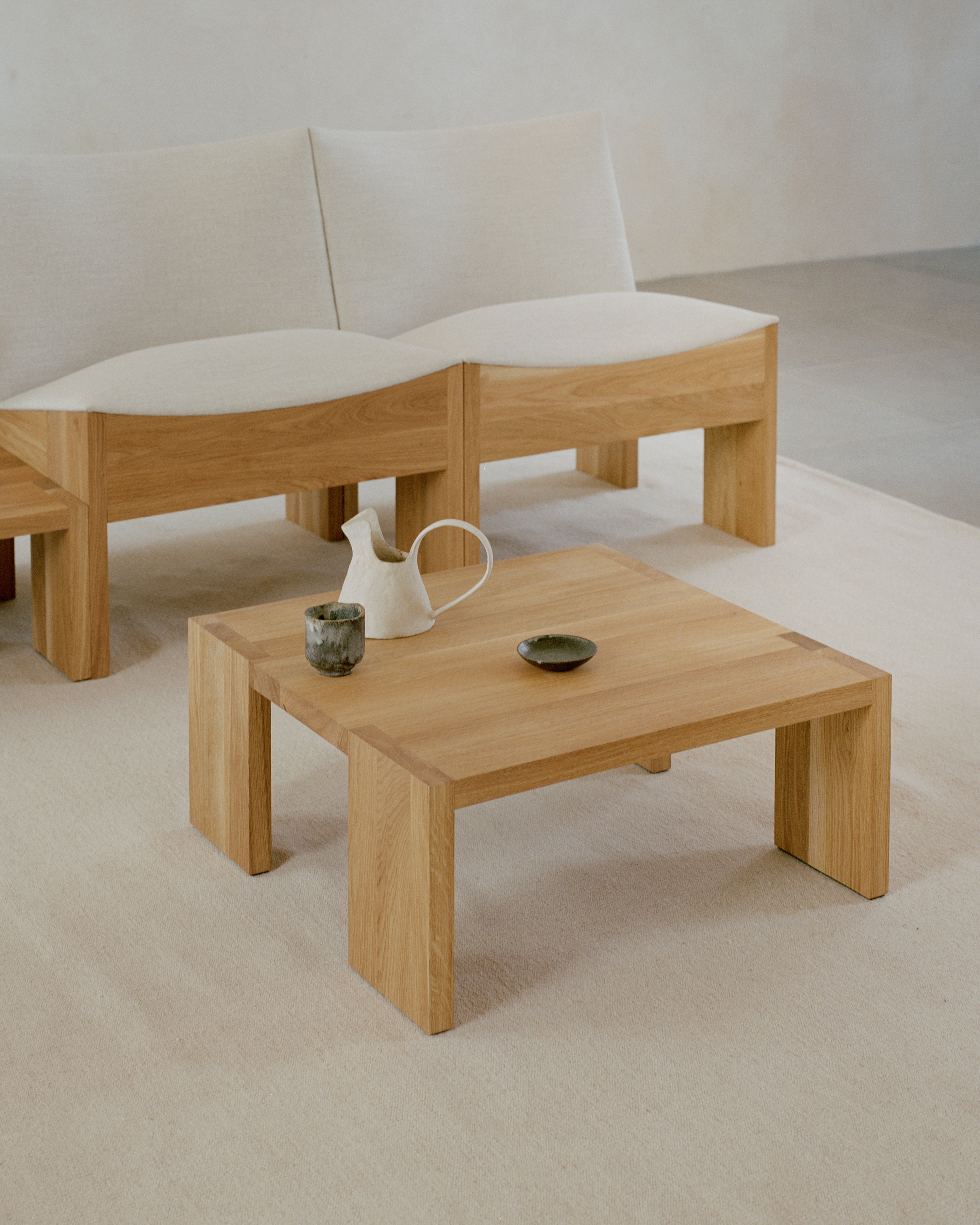 Kaffeetisch TENON aus Eichenholz