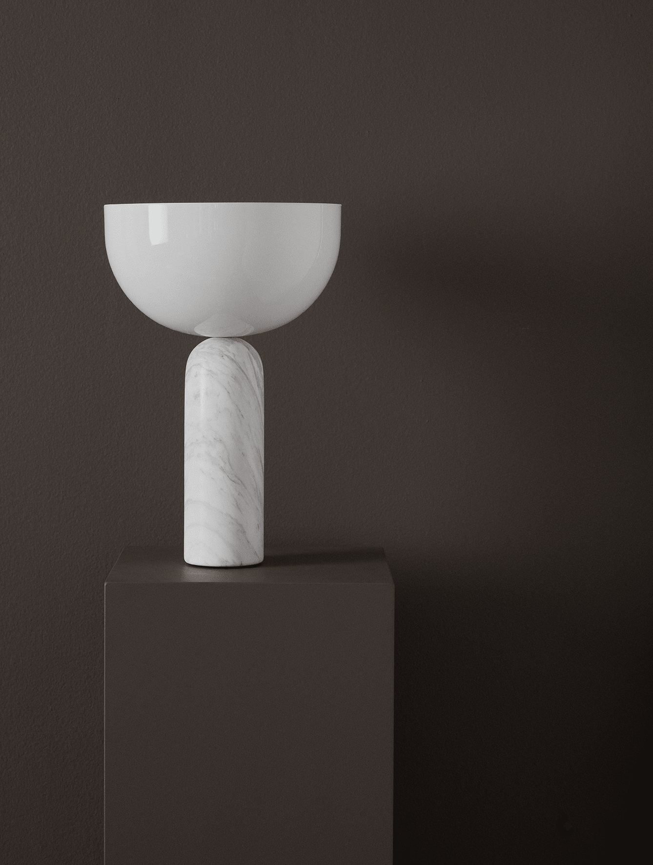KIZU white marble table lamp