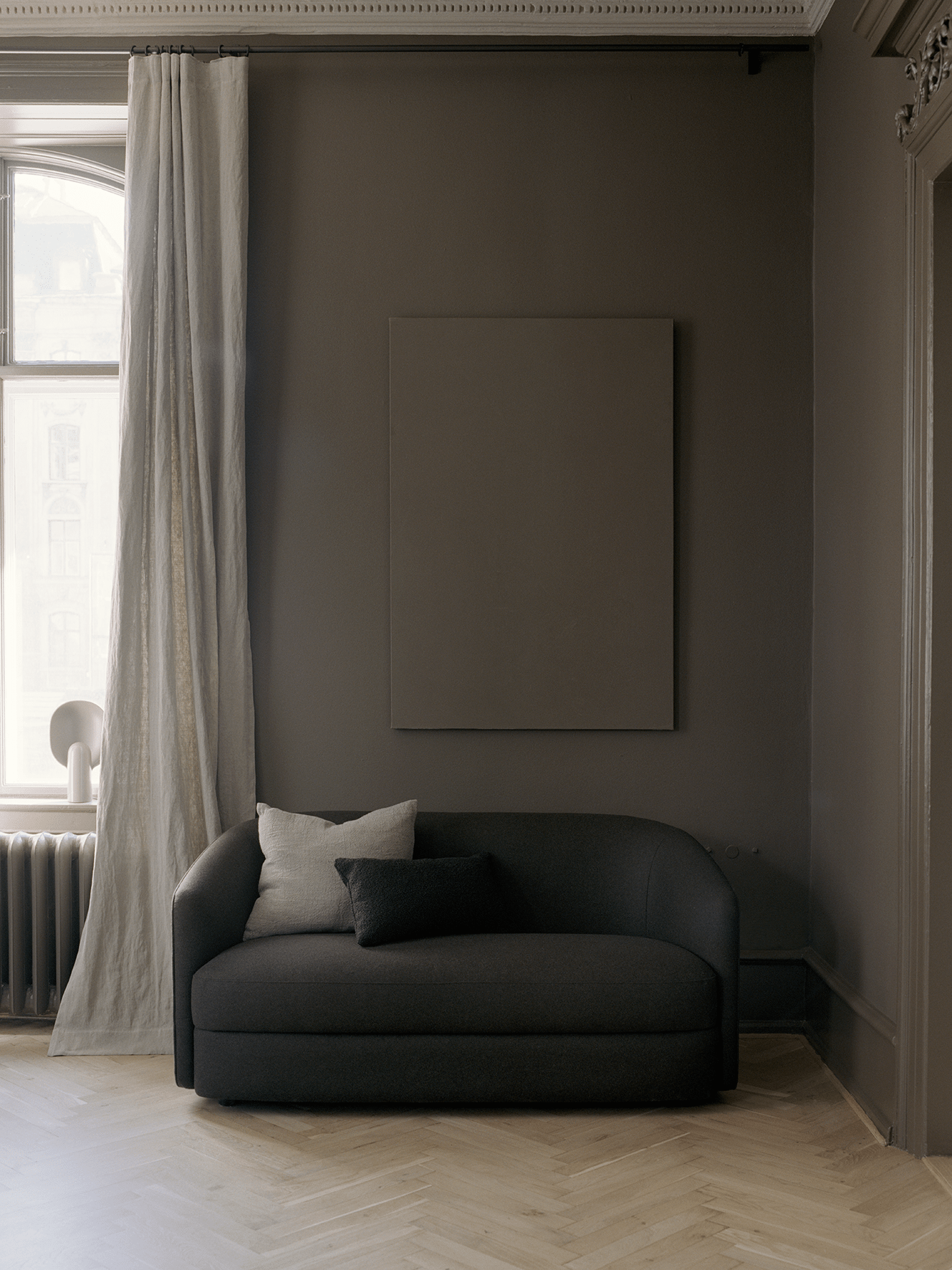 Sofa 2-osobowa COVENT NARROW tapicerowana – New Works